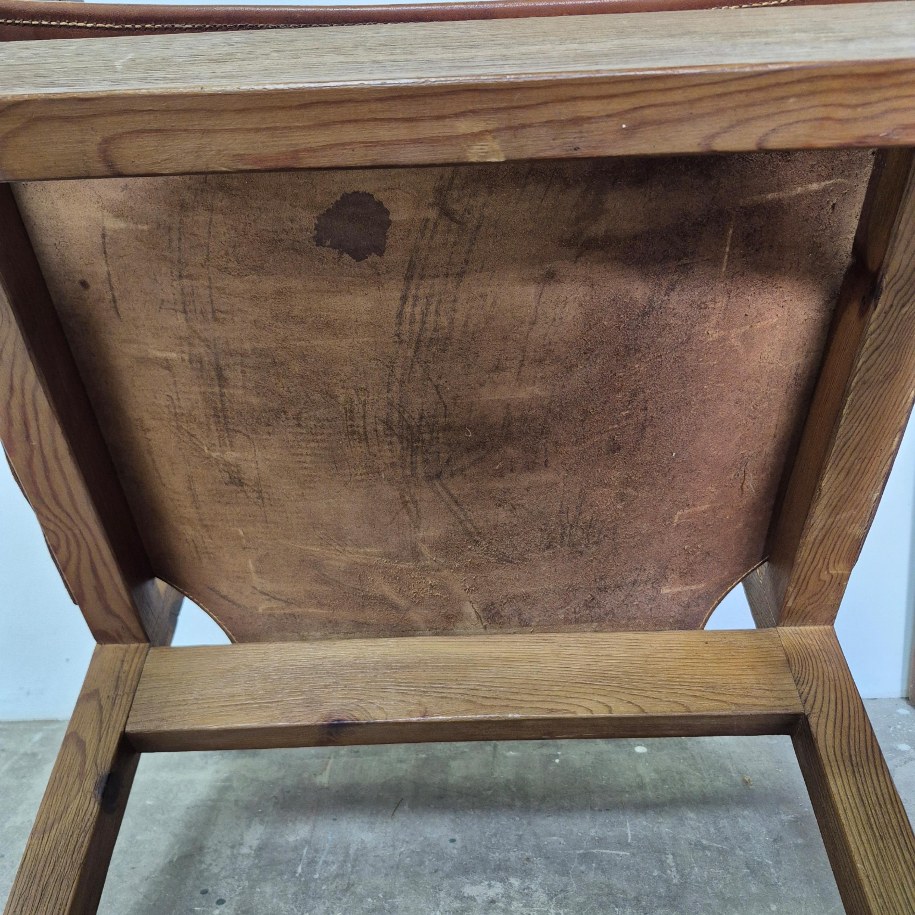 Set di 2 sedie brutaliste in pelle e pino di BIOSCA, Spagna, anni '50 in vendita 7