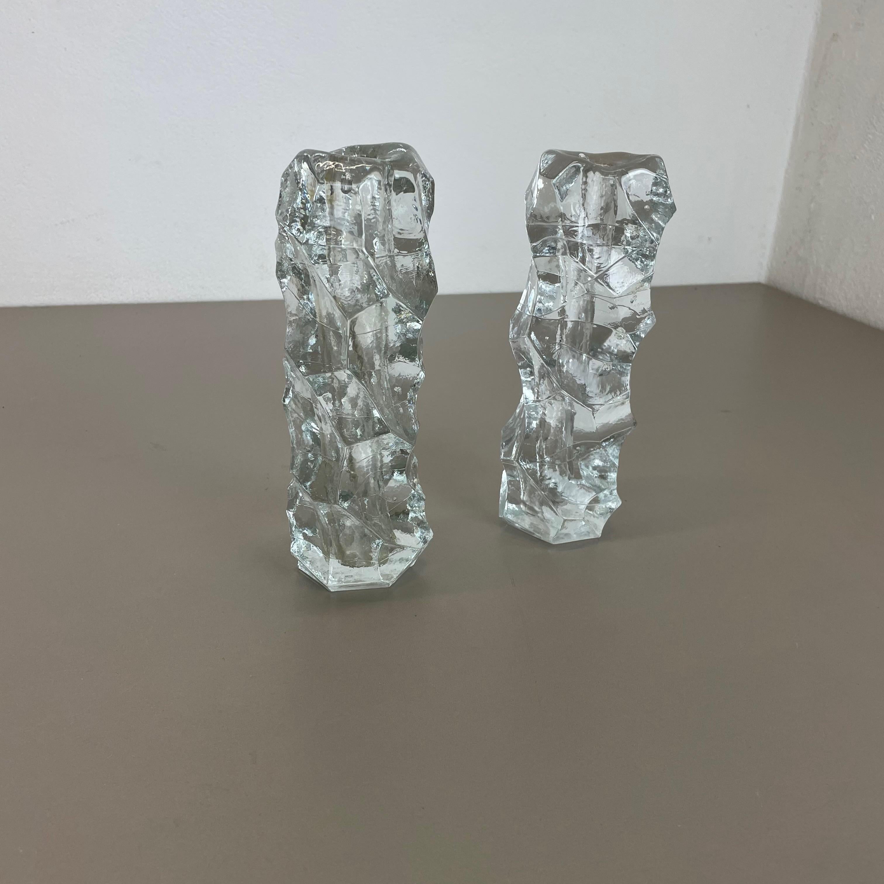 Article:

brutalist glass vases in Rock Form


Producer:

Peill and Putzler, Germany attrib.



Decade:

1970s


Description:

This vases was designed and produced in Germany, they are attributed to German premium glass producer