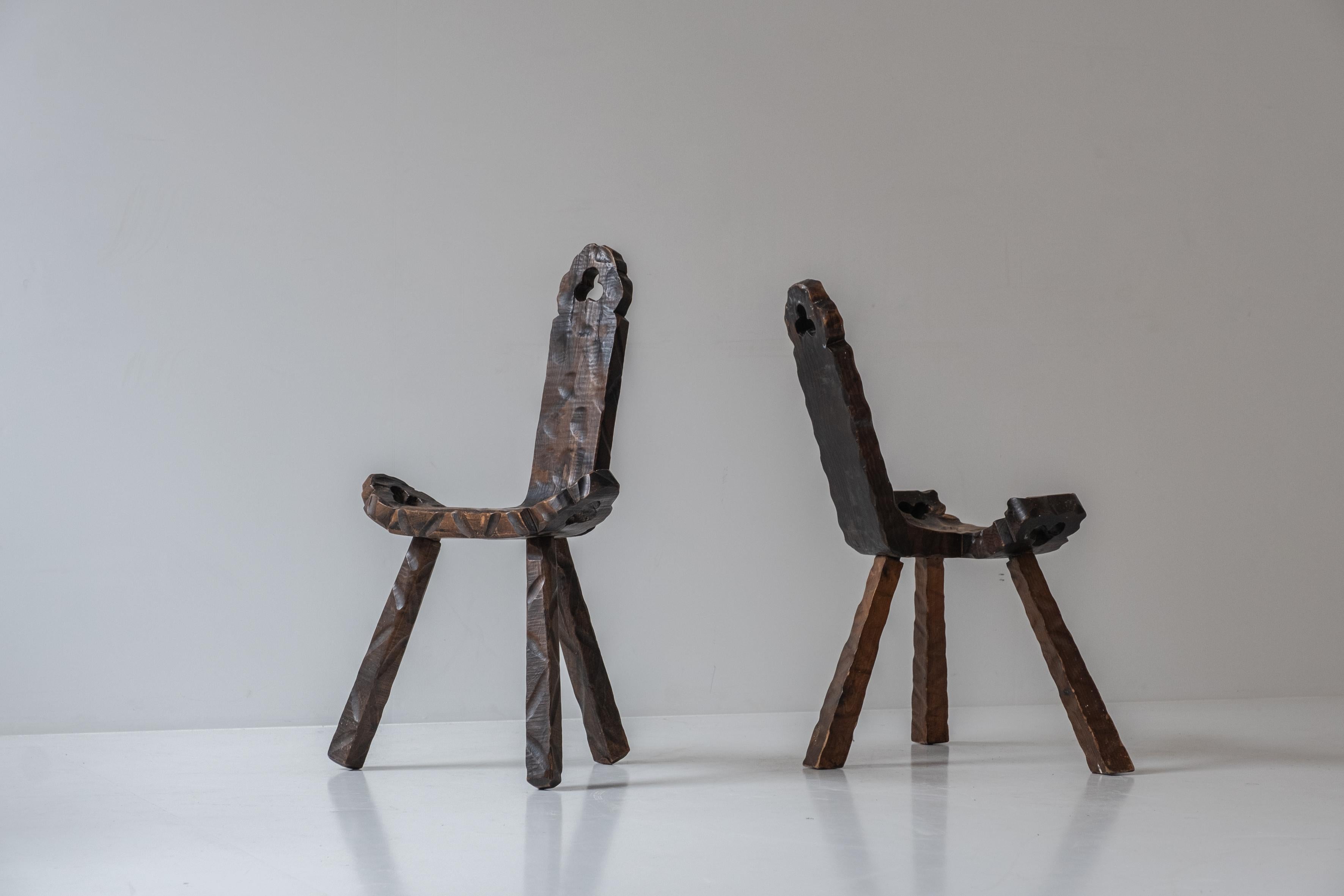 Wood Set of 2 Brutalist tripod stools from Spain, designed in the 1960s. 