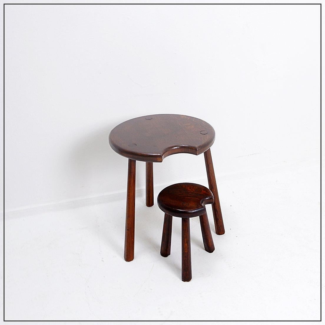 Set of 2 brutalist tripod tables For Sale 4