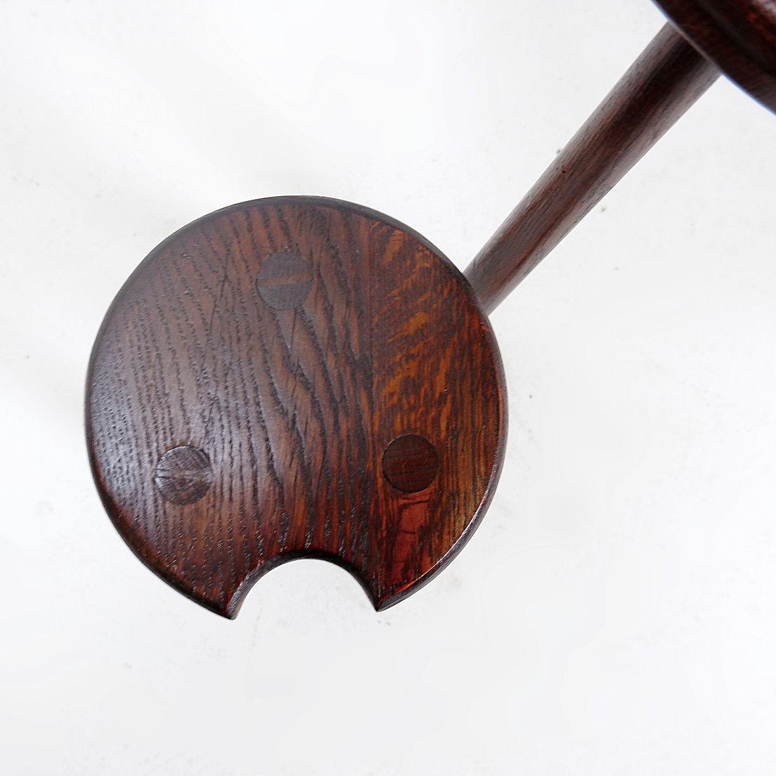 Set of 2 brutalist tripod tables For Sale 7