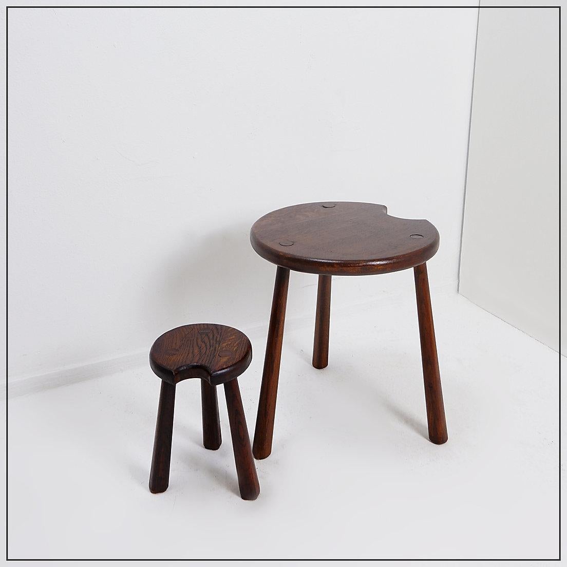 Set of 2 brutalist tripod tables
Nesting Tables - Side Table - Vintage
Measures :  
L: Ø 40cm H:46cm 
S: Ø 20cm H:29,5cm 
