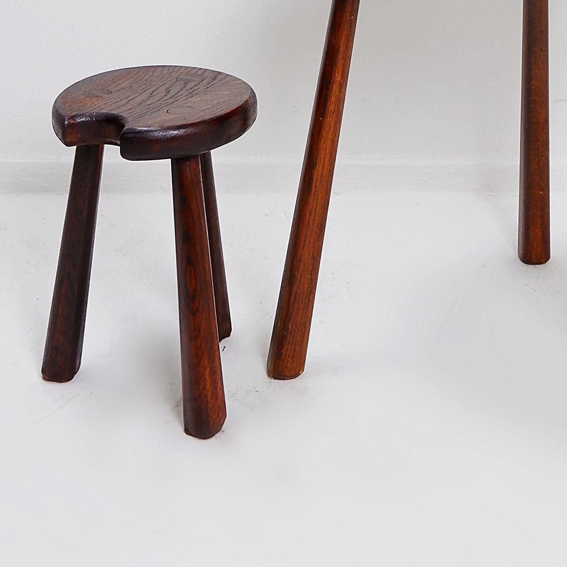 Wood Set of 2 brutalist tripod tables For Sale
