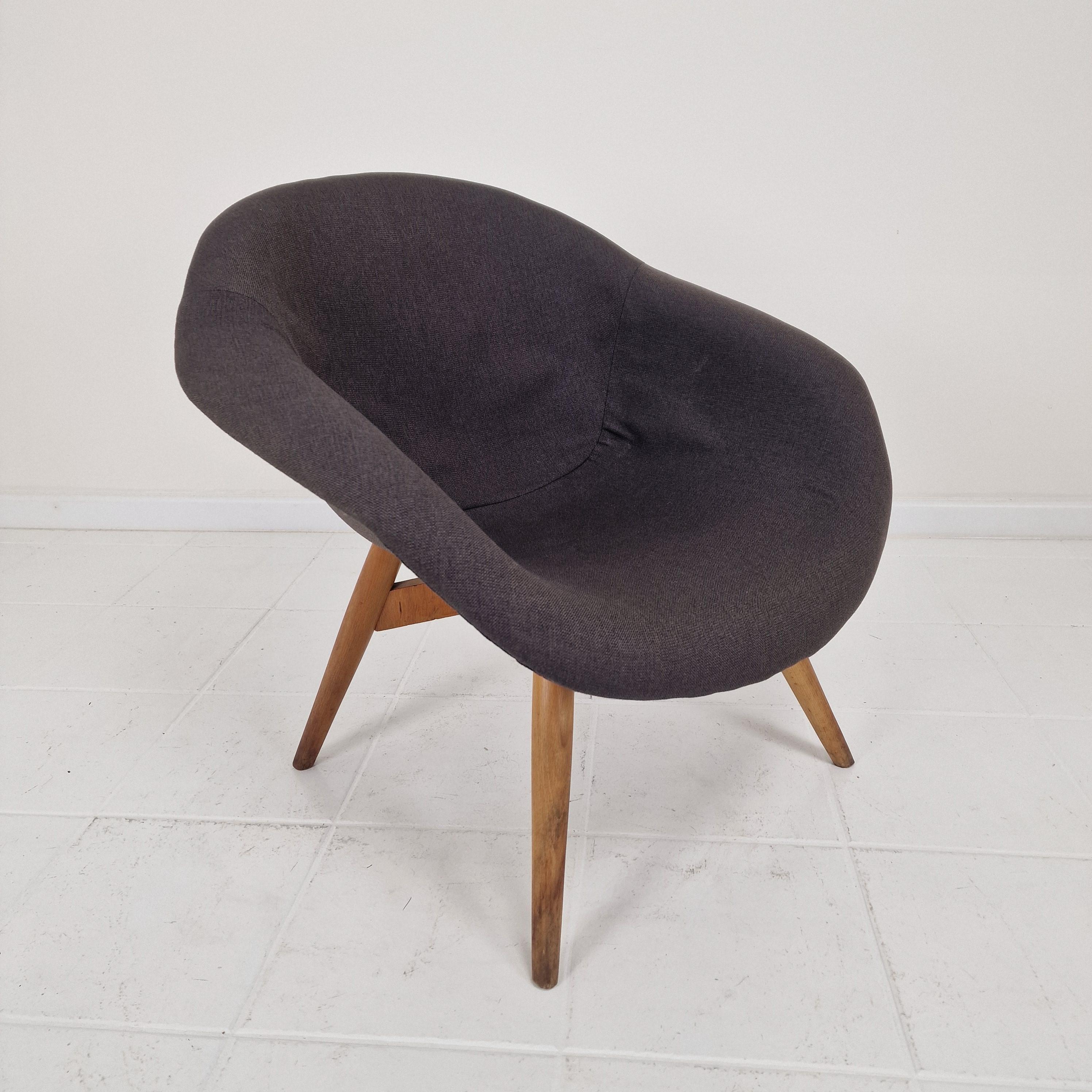 Ceco Set di 2 sedie da salotto a secchiello di Miroslav Navrátil per Vertex, anni '60 in vendita