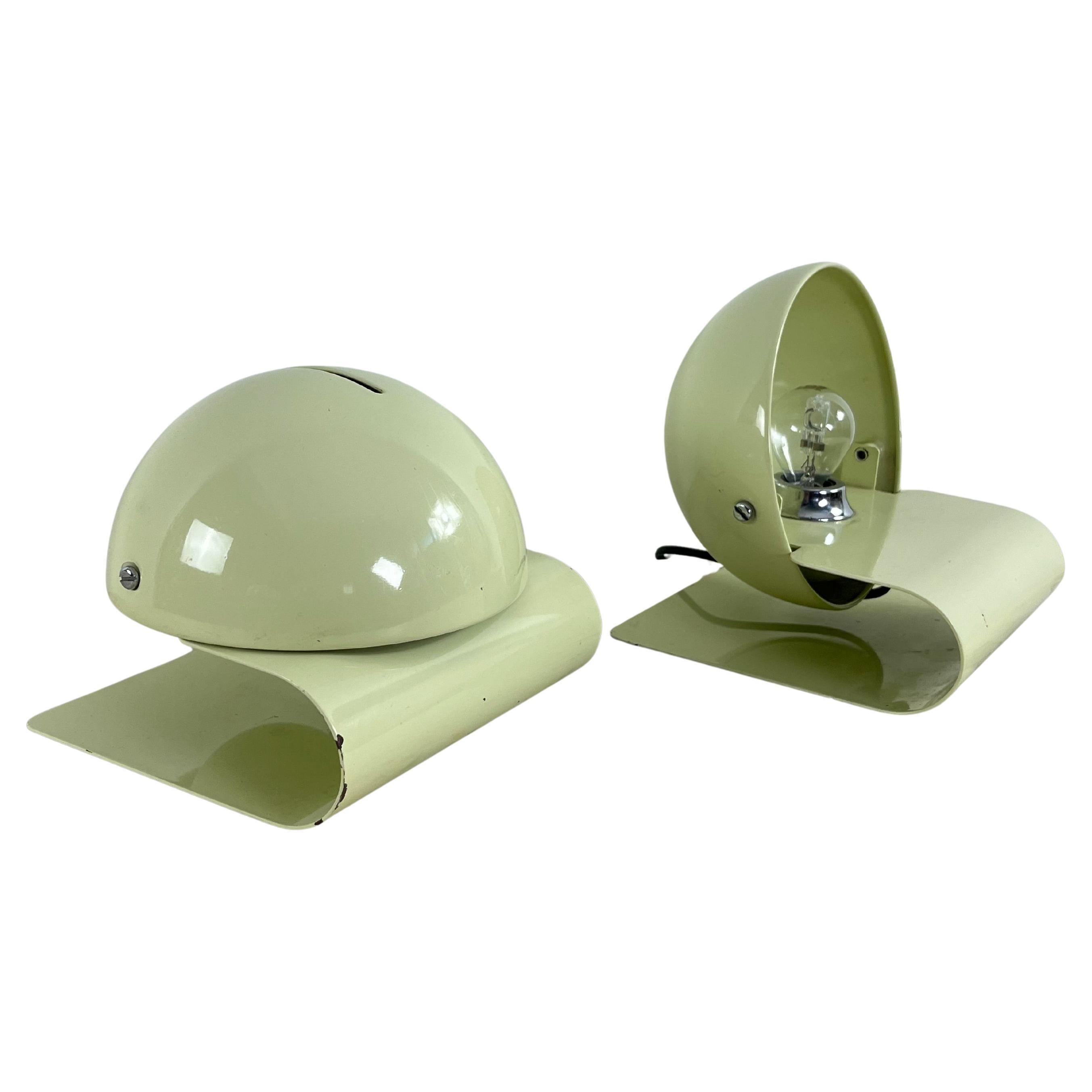 Set of 2 Model Bugia table lamps by Giuseppe Cormio for IGuzzini, 1970s
Made in Italy.
Exhibited at the Milan fair in 1975.
Movable caps.
E14 lamps.
Good condition, small signs of aging.