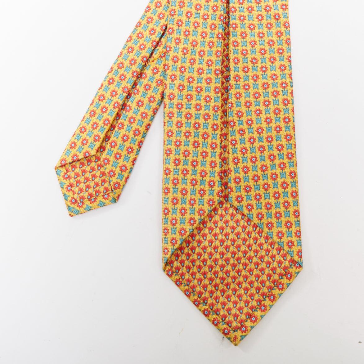 Lot de 2 cravates en soie imprimée BVLGARI jaune floral ETRO bleu singe en vente 1