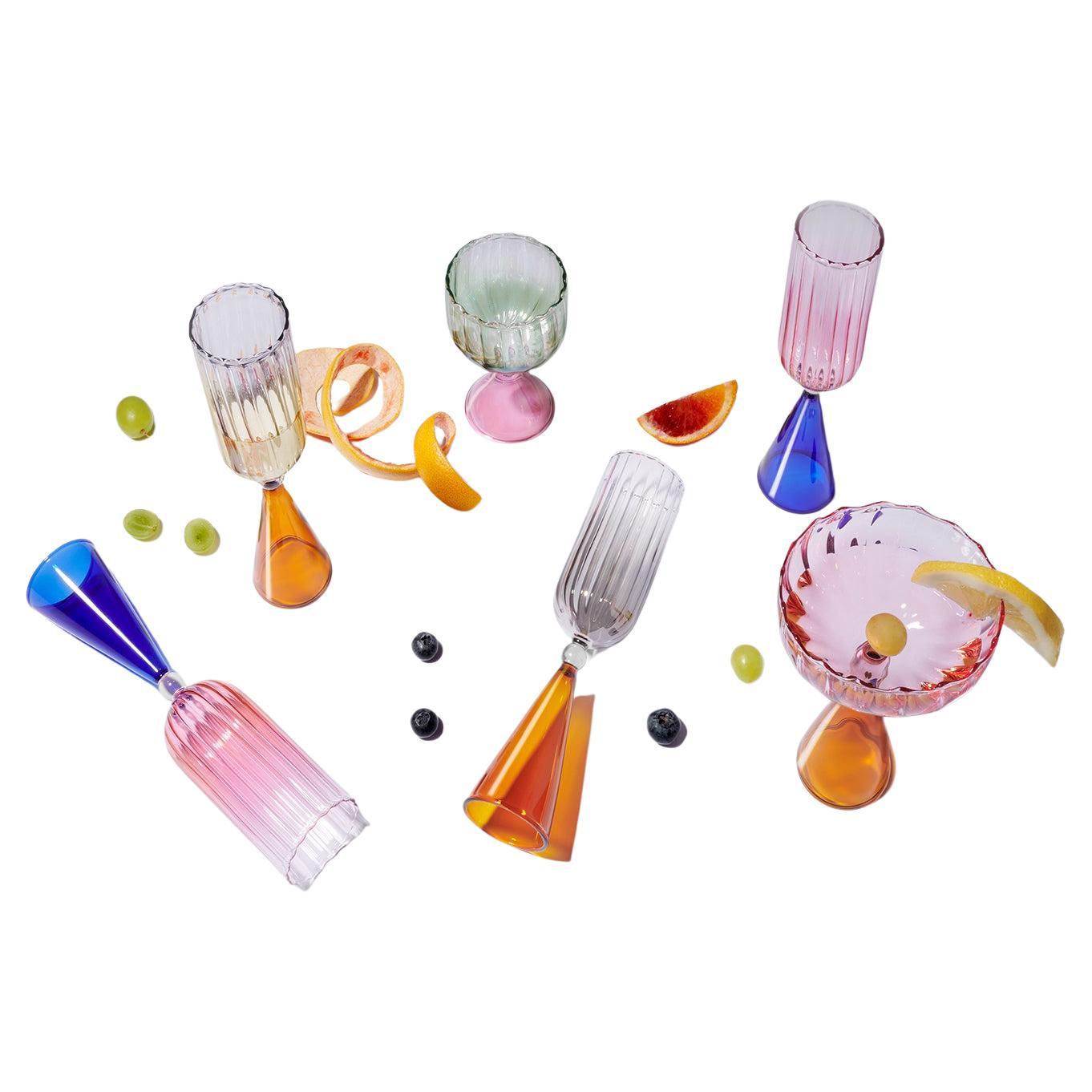 Set of 2 hand-blown borosilicate glass flutes. Please note that the Calypso collection is carefully handcrafted by skilled Italian artisans: every piece is unique.