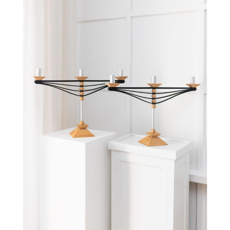 2er-Set Kerzenständer aus Holz und Aluminium Italien, 1970er Jahre (20. Jahrhundert) im Angebot