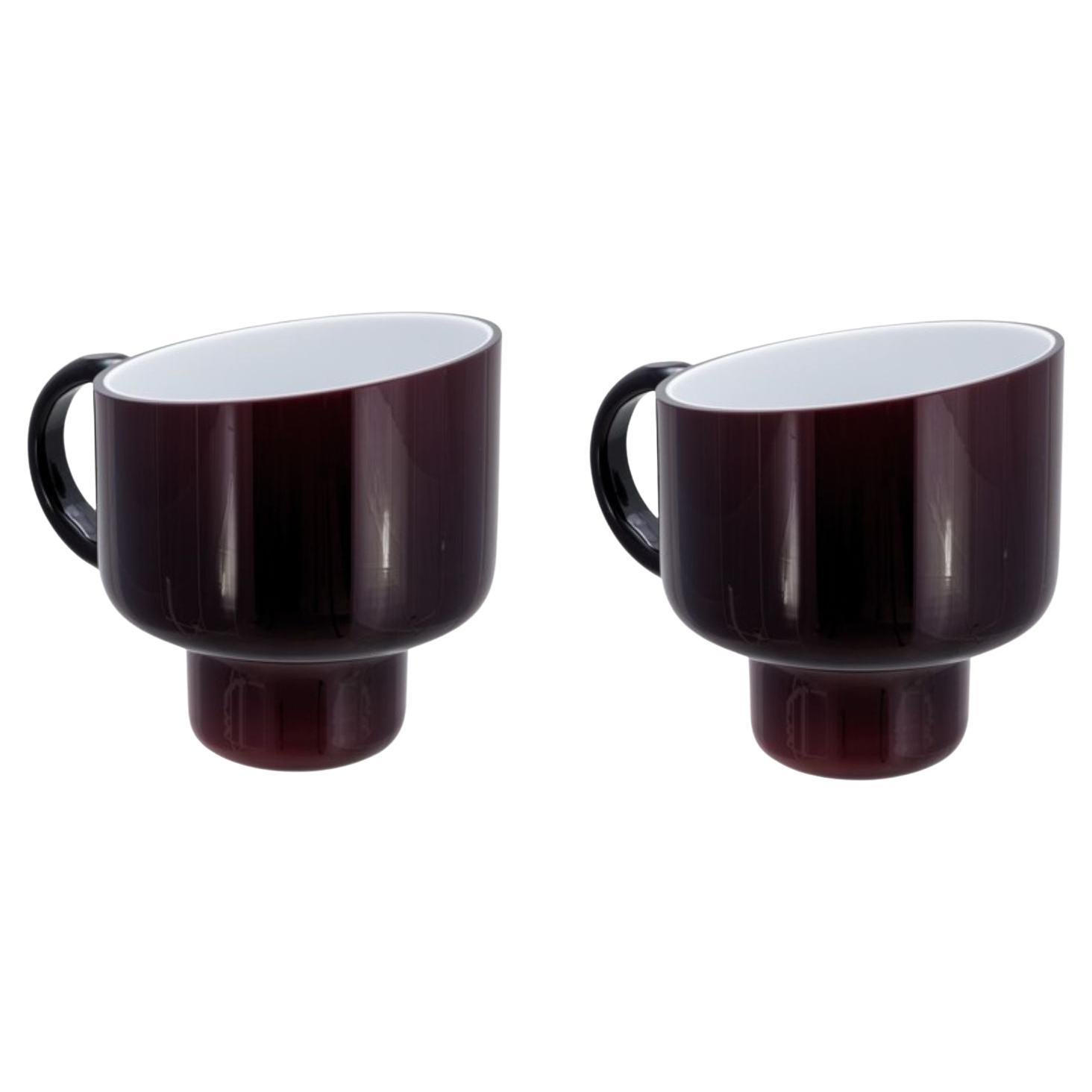 Set of 2 Carafes Burgundy and Opal White by Pulpo For Sale