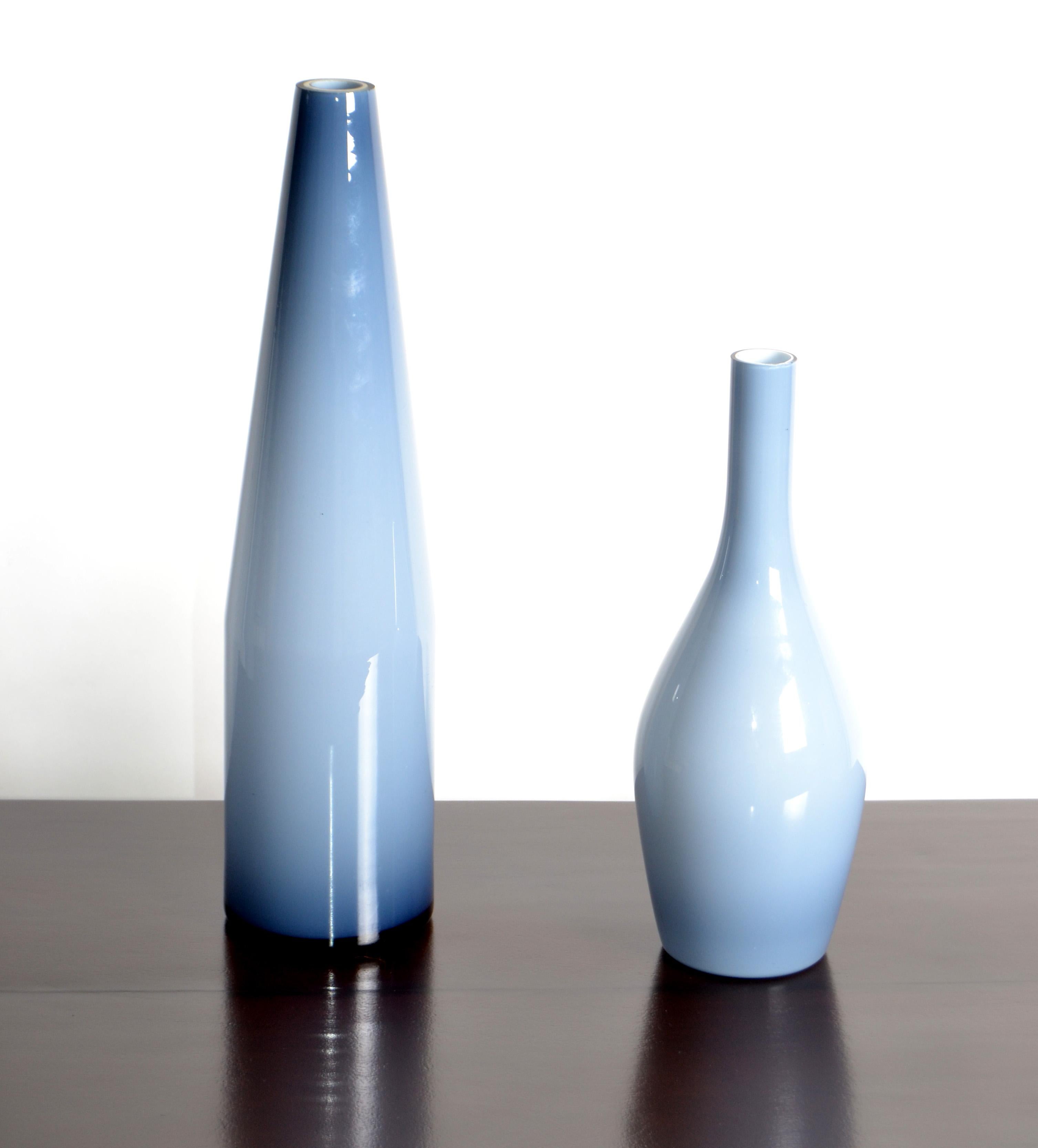 Set von 2 Vasen aus Murano-Kunstglas von Carlo Moretti in Blau und Weiß mit Intarsien Raymor Italien (Moderne der Mitte des Jahrhunderts) im Angebot