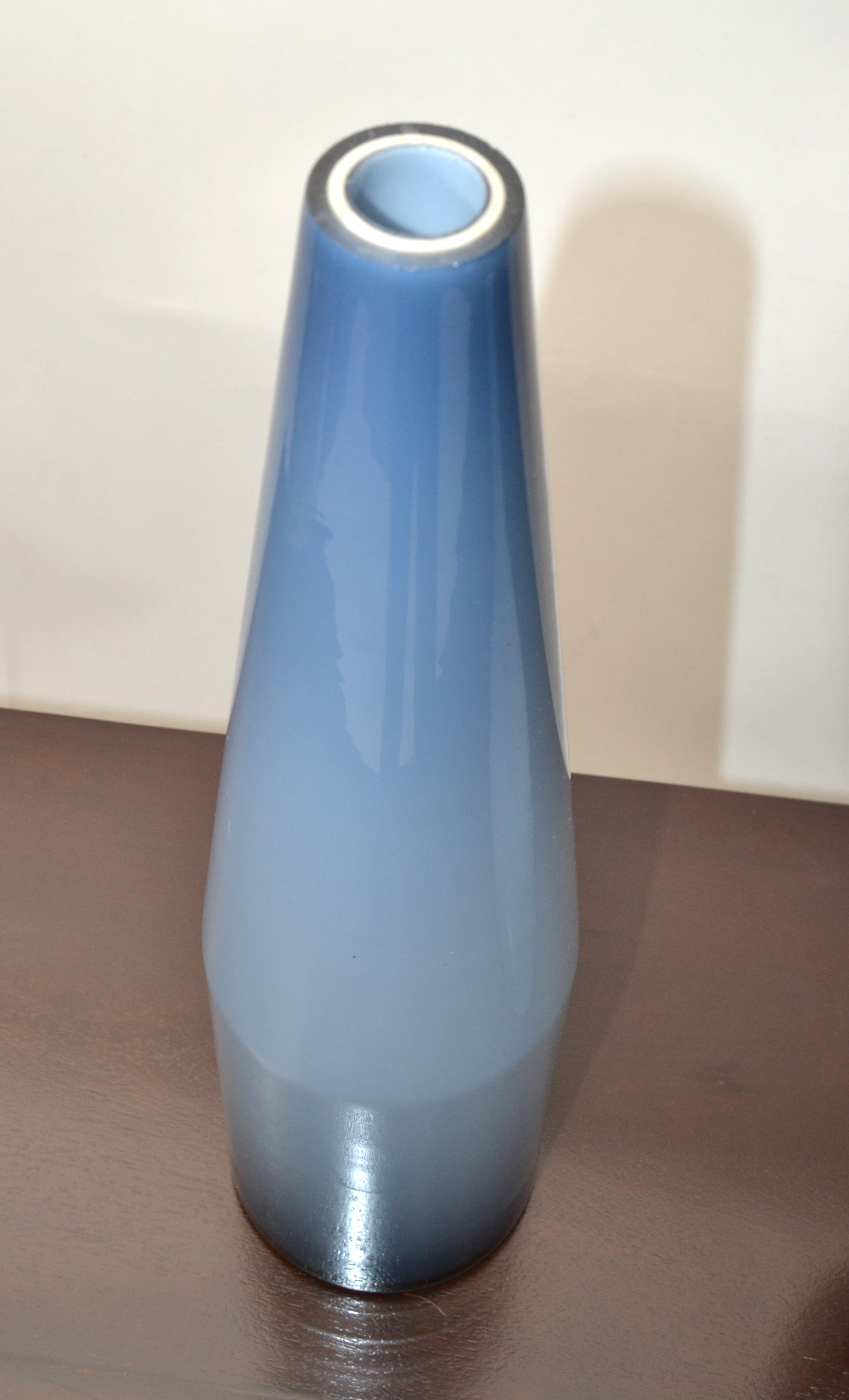 Set von 2 Vasen aus Murano-Kunstglas von Carlo Moretti in Blau und Weiß mit Intarsien Raymor Italien (Ende des 20. Jahrhunderts) im Angebot