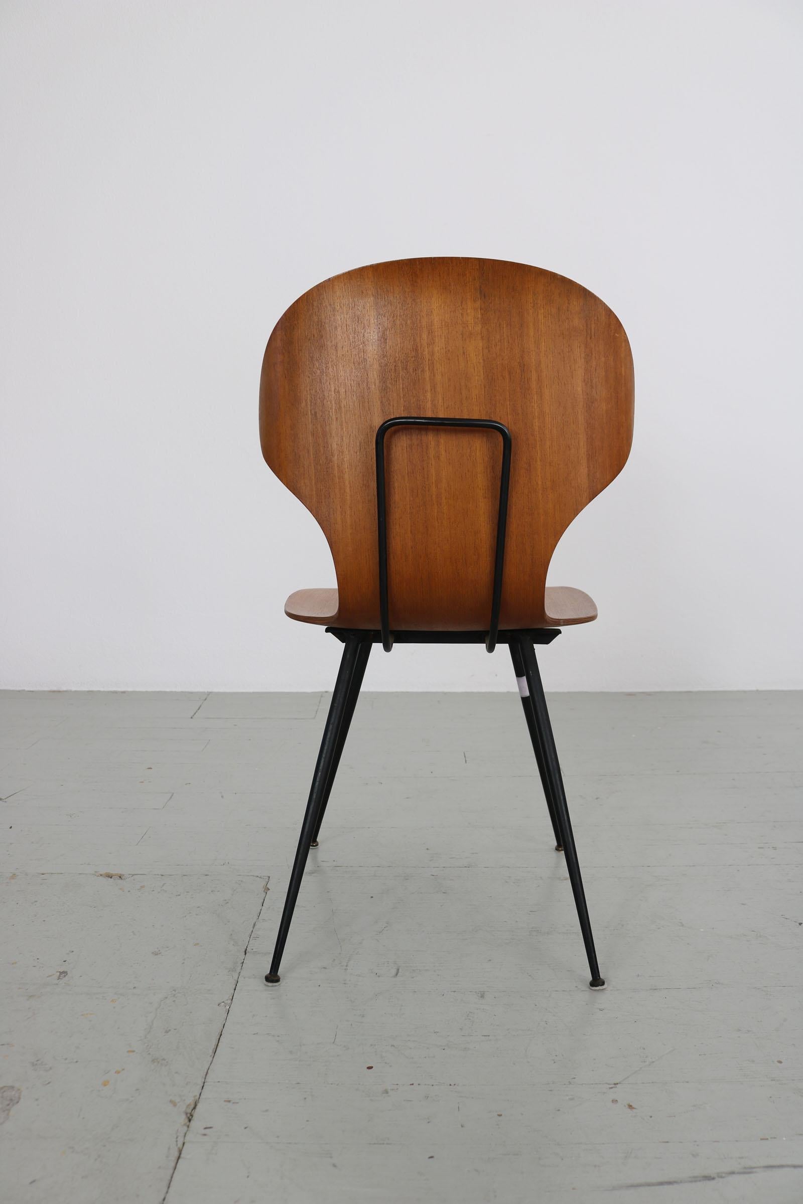 Set of 2 , Carlo Ratti Bentwood Chairs, Italy, 1950s by Industria Legni Curvati  For Sale 5