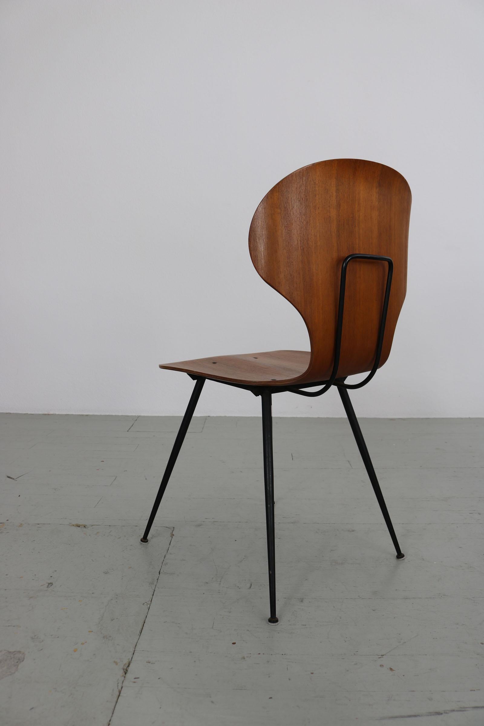 Set of 2 , Carlo Ratti Bentwood Chairs, Italy, 1950s by Industria Legni Curvati For Sale 6