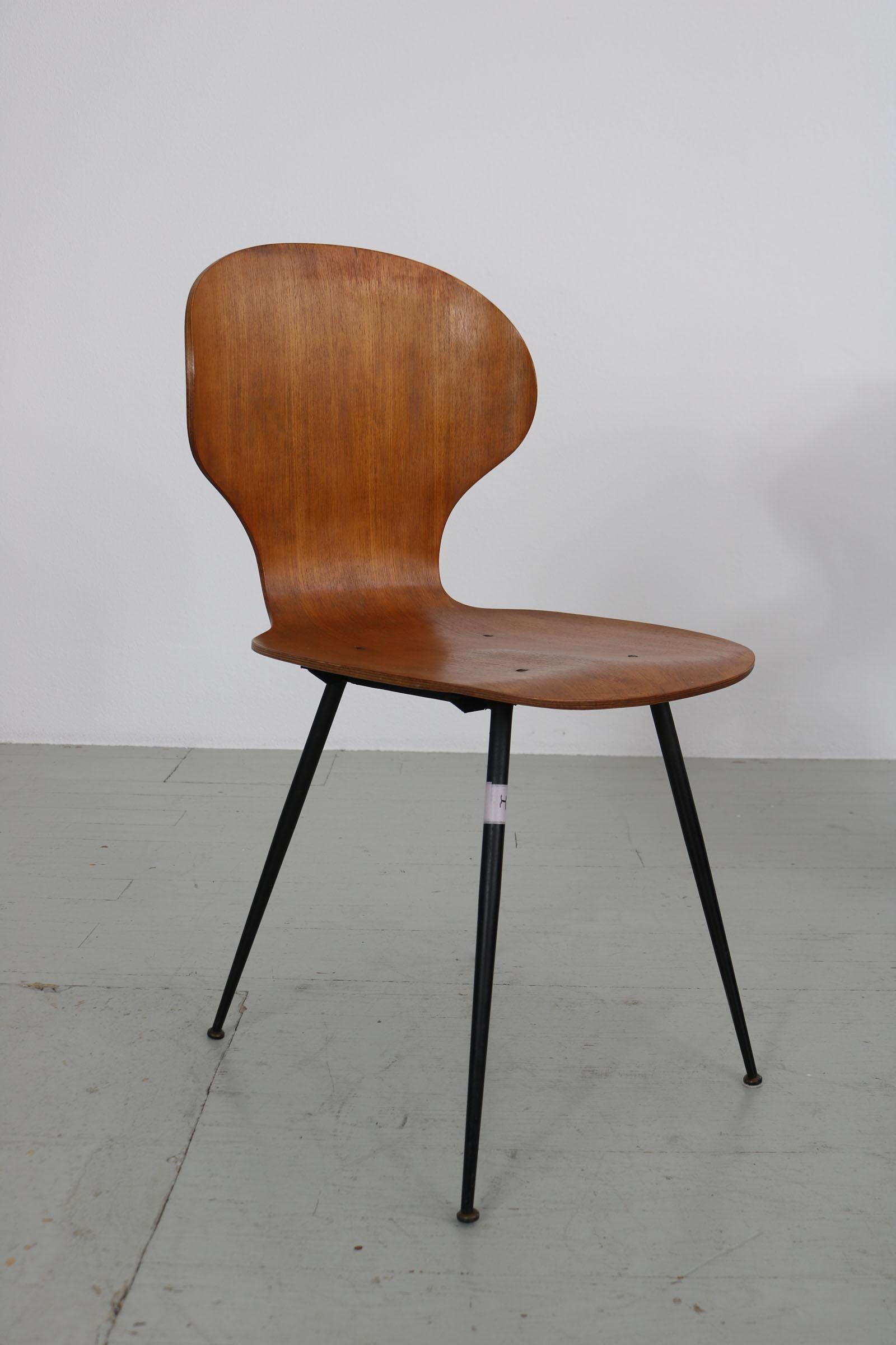 Set of 2 , Carlo Ratti Bentwood Chairs, Italy, 1950s by Industria Legni Curvati For Sale 10