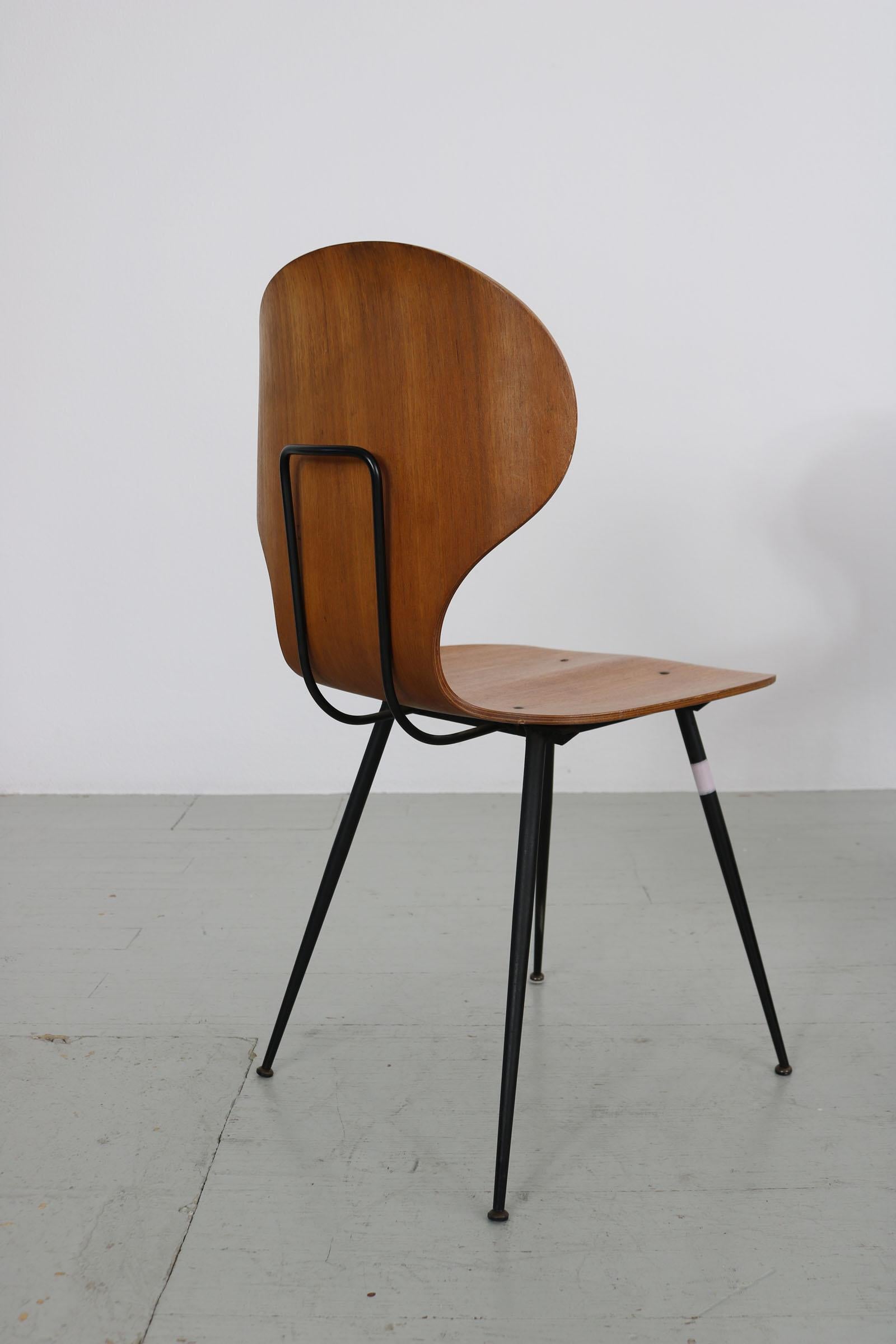 Set of 2 , Carlo Ratti Bentwood Chairs, Italy, 1950s by Industria Legni Curvati For Sale 12