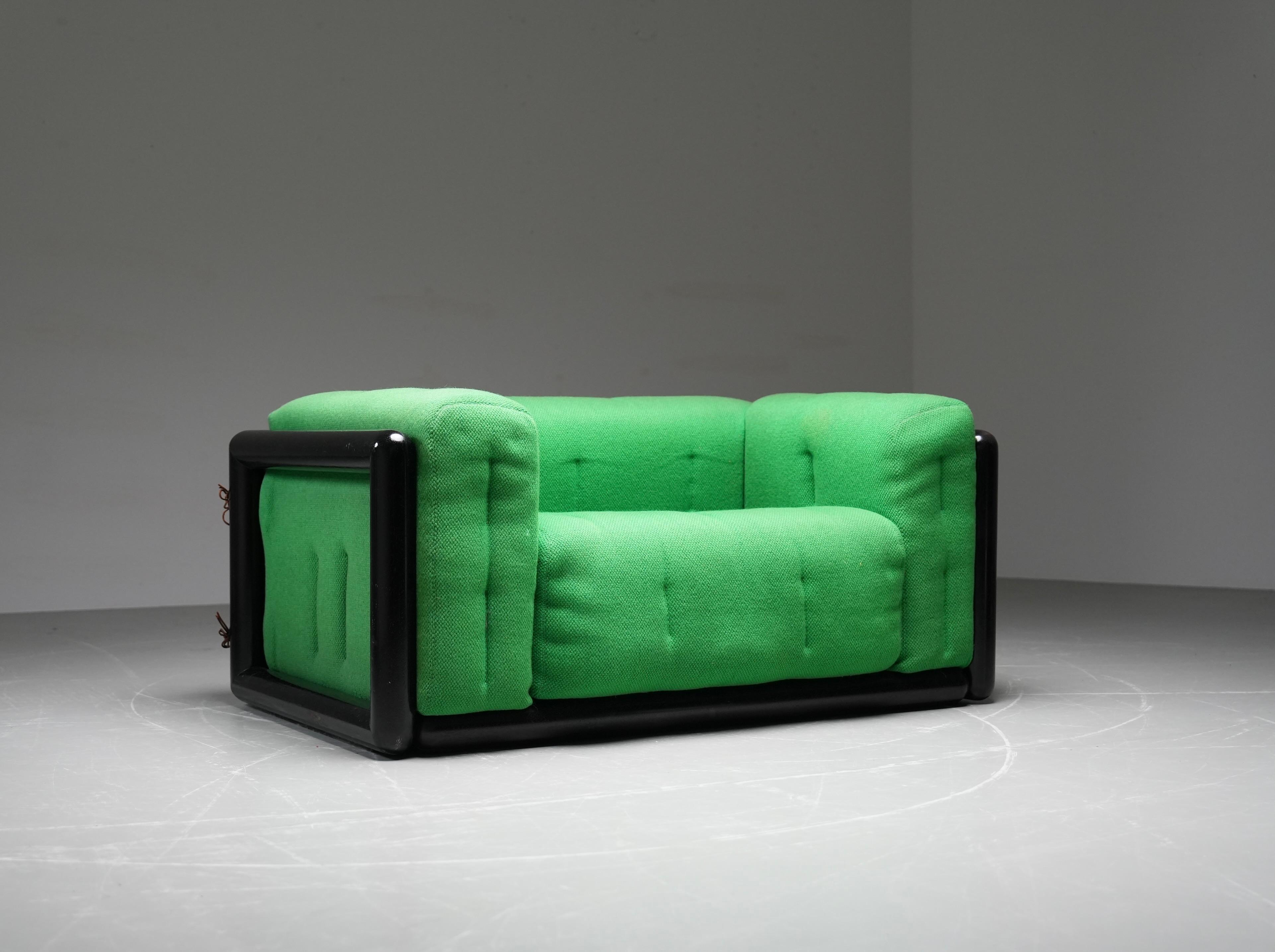 2er-Set Carlo Scarpa 'Cornaro' Sofas aus Iroko-Holz und Stoff, Italien, 1970er Jahre im Angebot 1