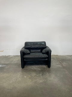 Set of 2 Cassina Maralunga Chairs in Black leather