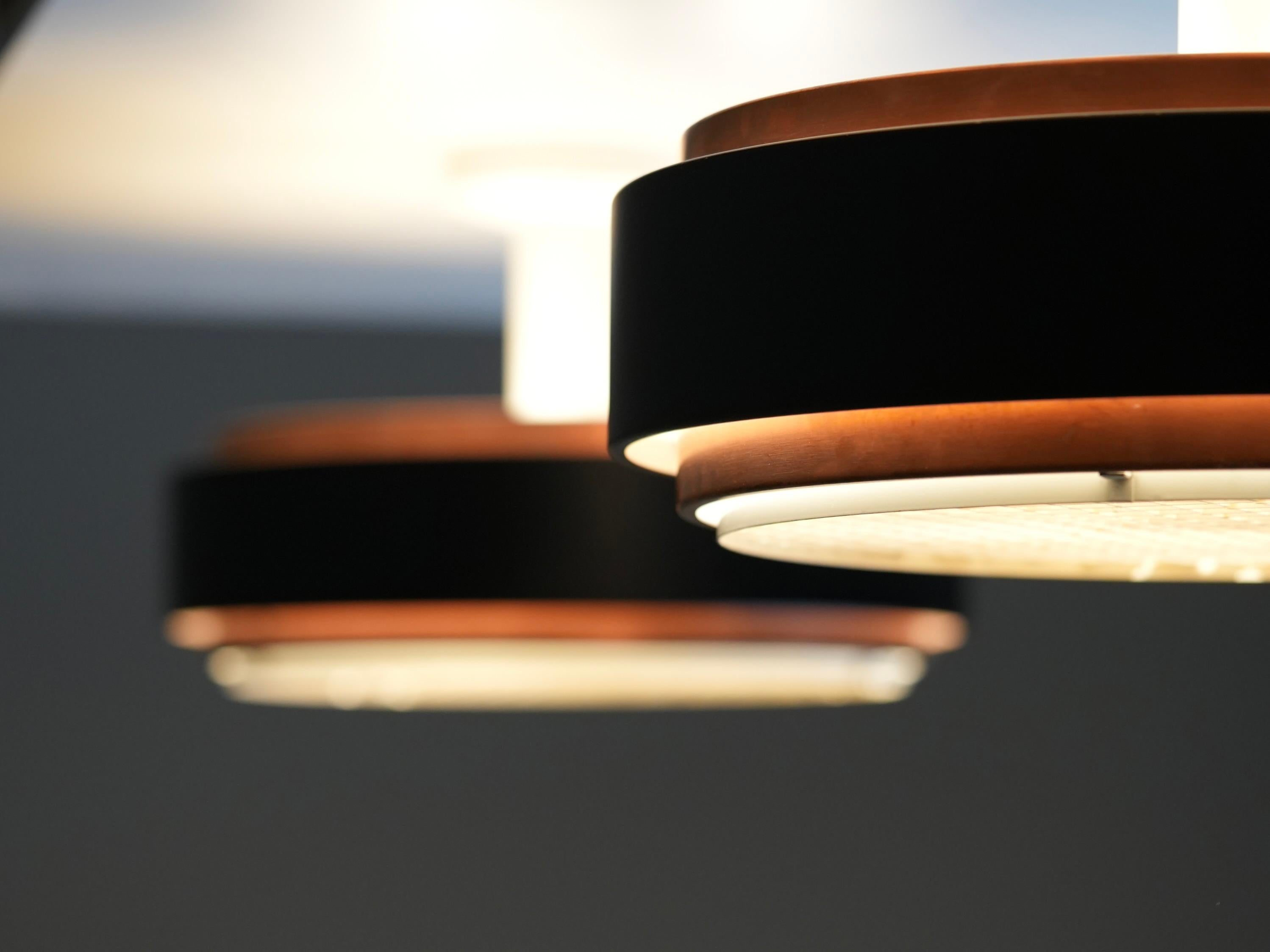 Metallo Set di 2 lampade da soffitto in rame e metallo, Europa del Nord, anni '60 in vendita