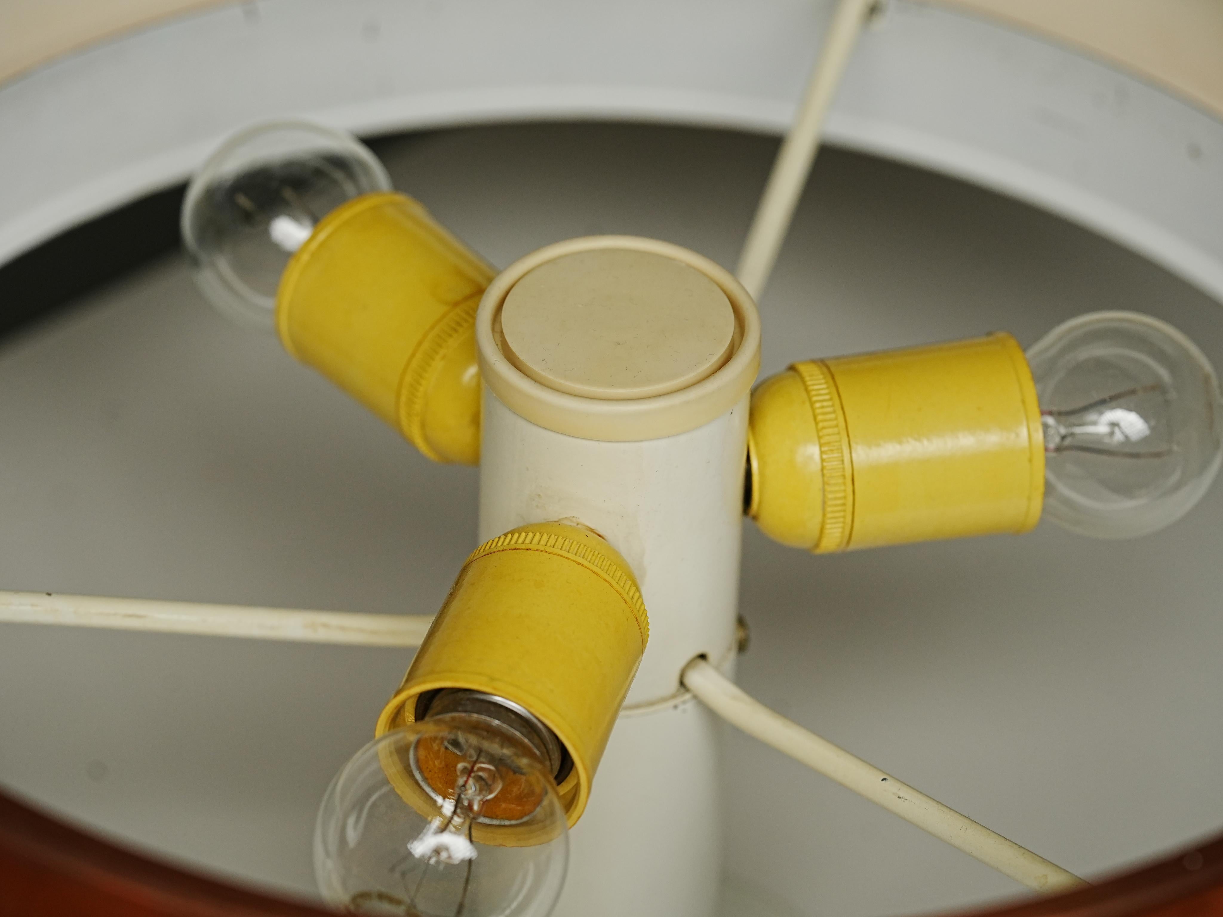Set di 2 lampade da soffitto in rame e metallo, Europa del Nord, anni '60 in vendita 2