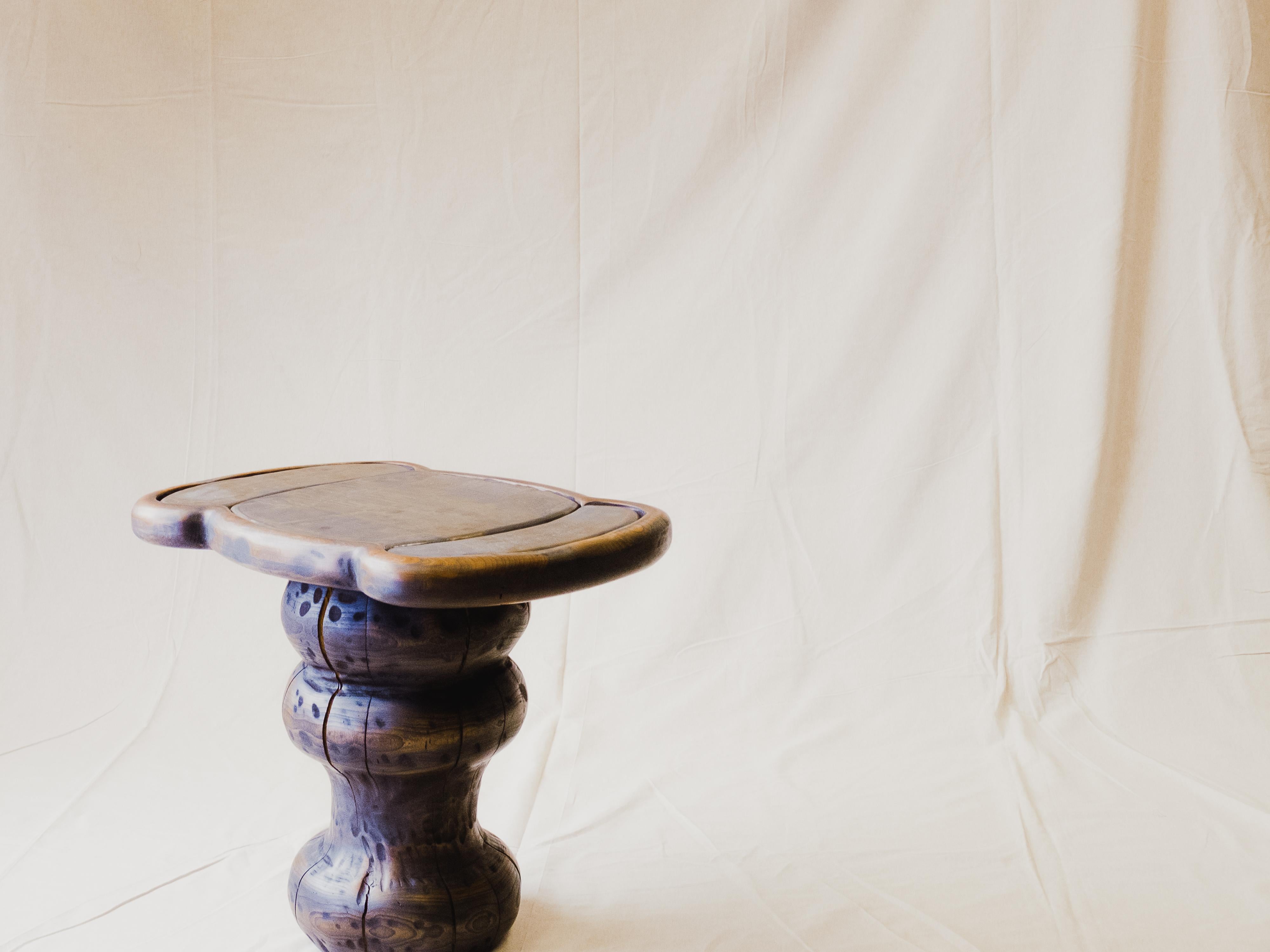Ensemble de 2 tables de chevet européennes en cerisier massif de Marco Calhau en vente 5