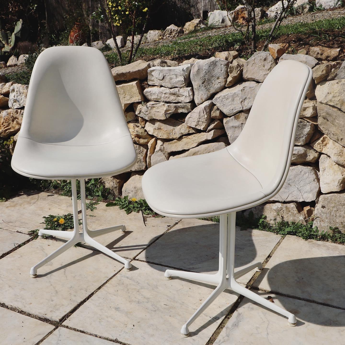 Mid-Century Modern Set of 2 Chairs 