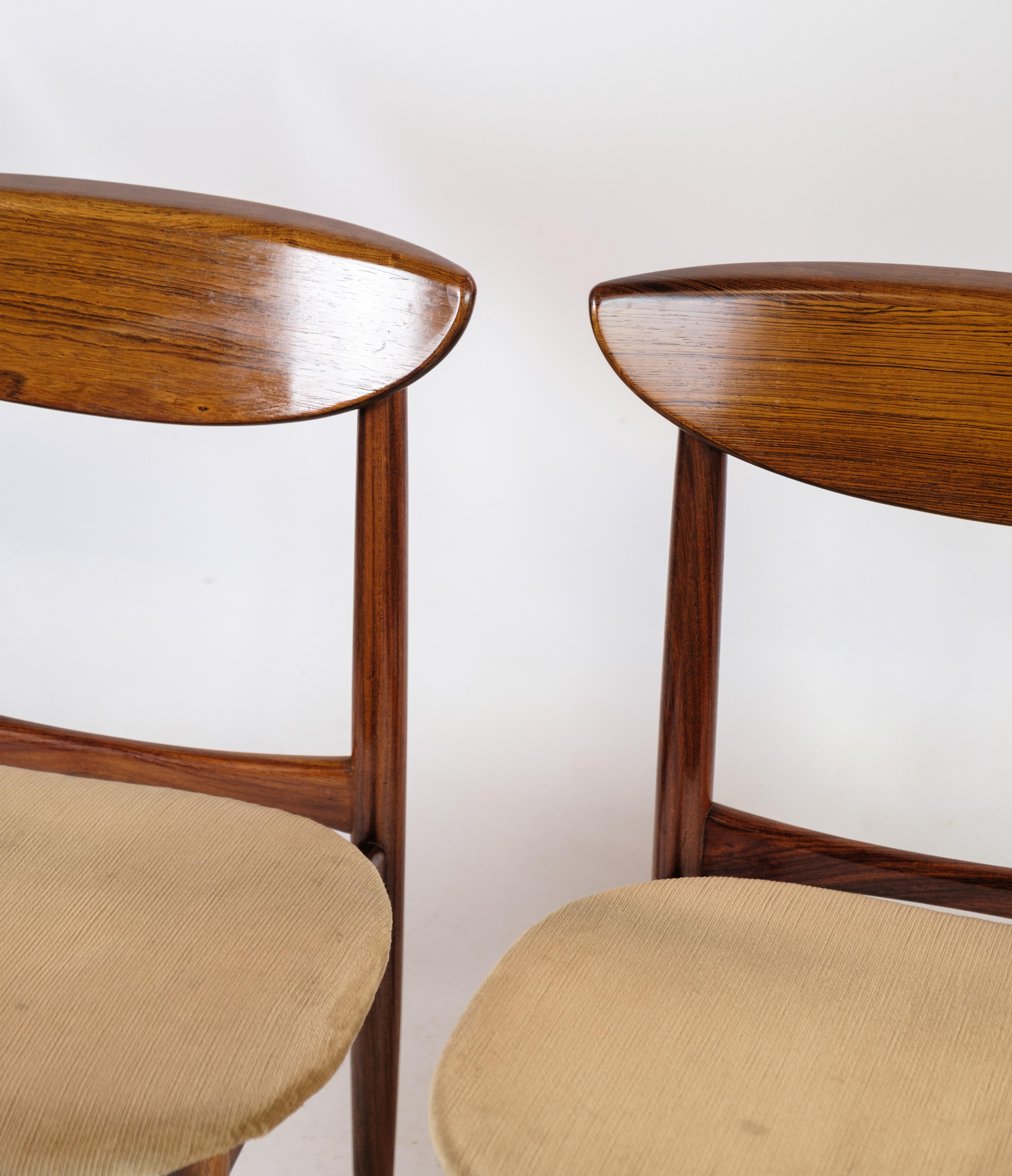Ensemble de 2 chaises fabriquées en bois de rose par Peter Hvidt des années 1960 Bon état - En vente à Lejre, DK