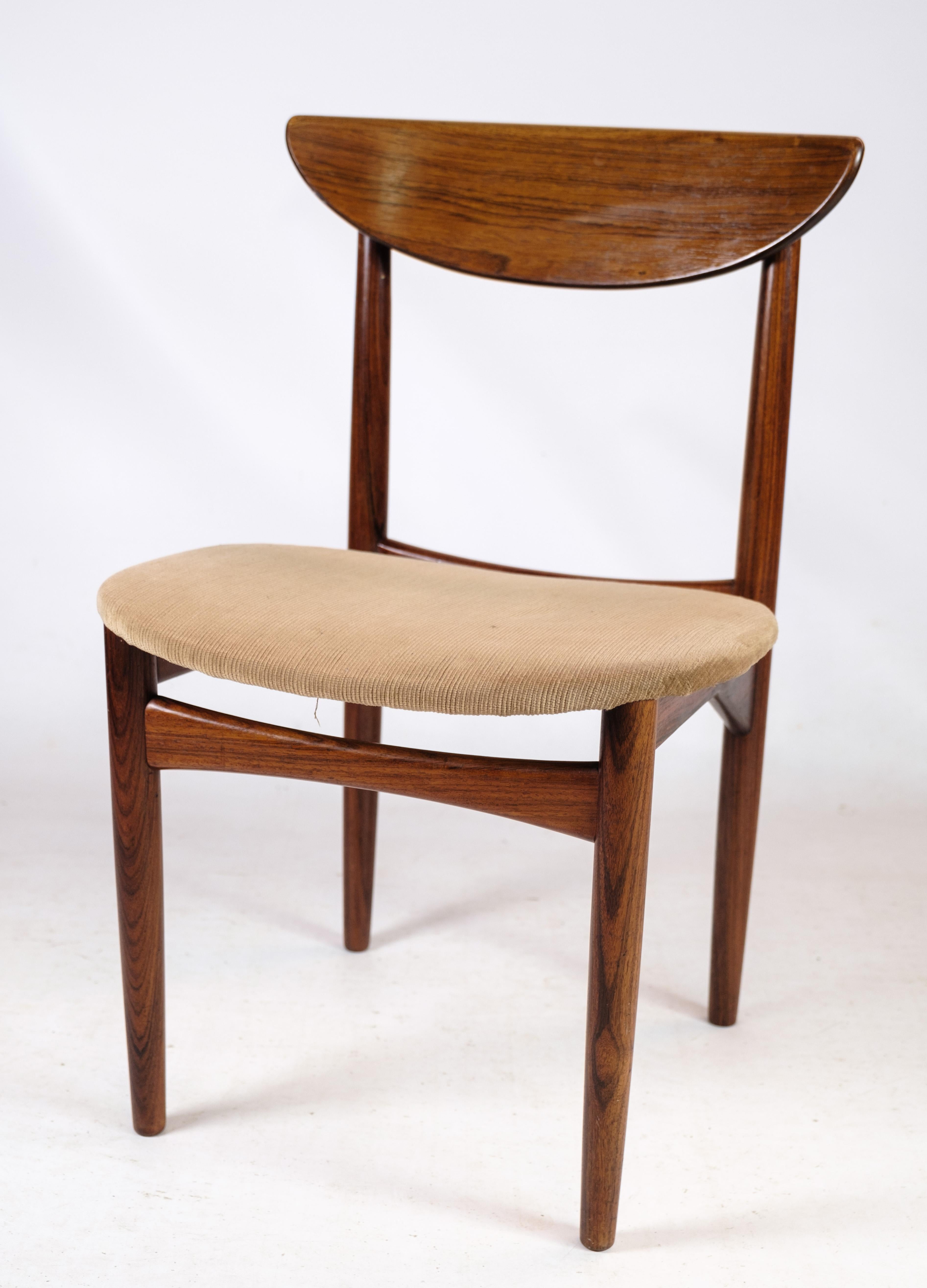 Tissu Ensemble de 2 chaises fabriquées en bois de rose par Peter Hvidt des années 1960 en vente