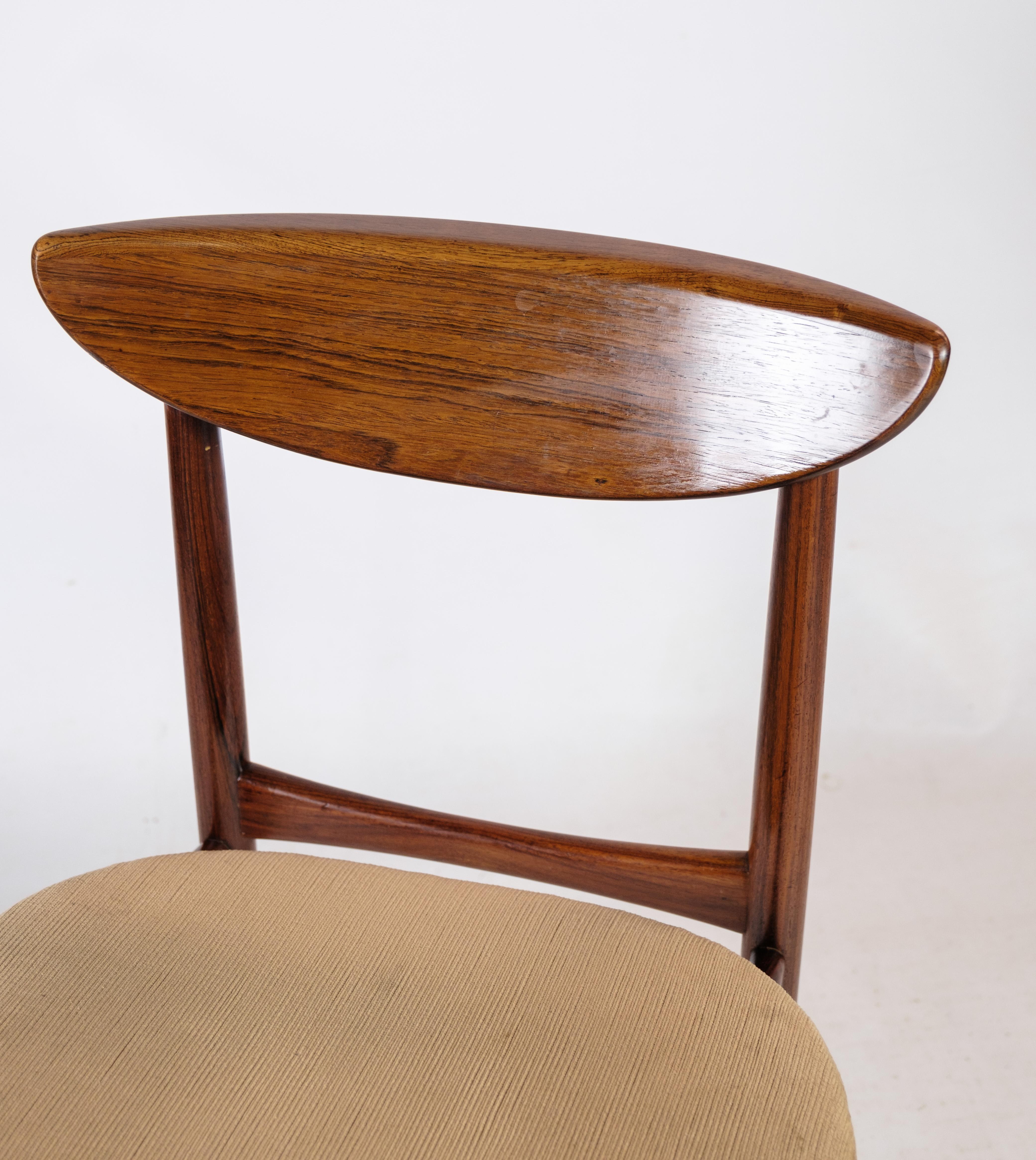 Ensemble de 2 chaises fabriquées en bois de rose par Peter Hvidt des années 1960 en vente 1
