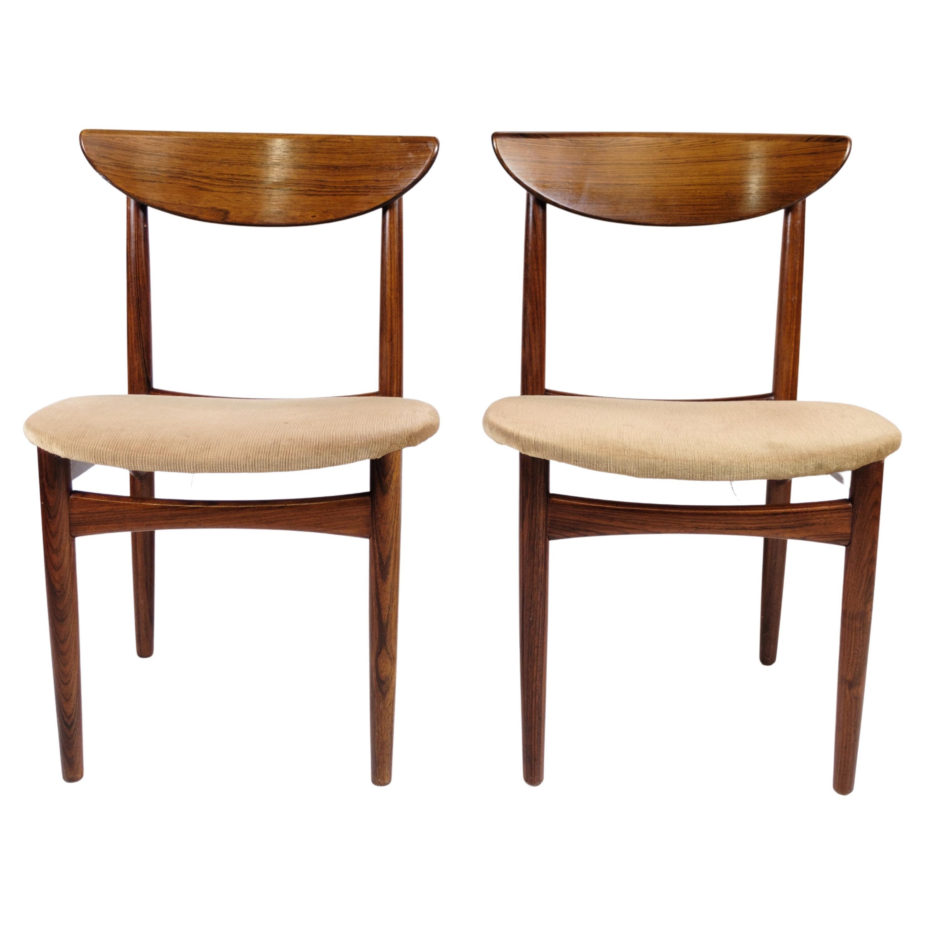 Ensemble de 2 chaises fabriquées en bois de rose par Peter Hvidt des années 1960 en vente