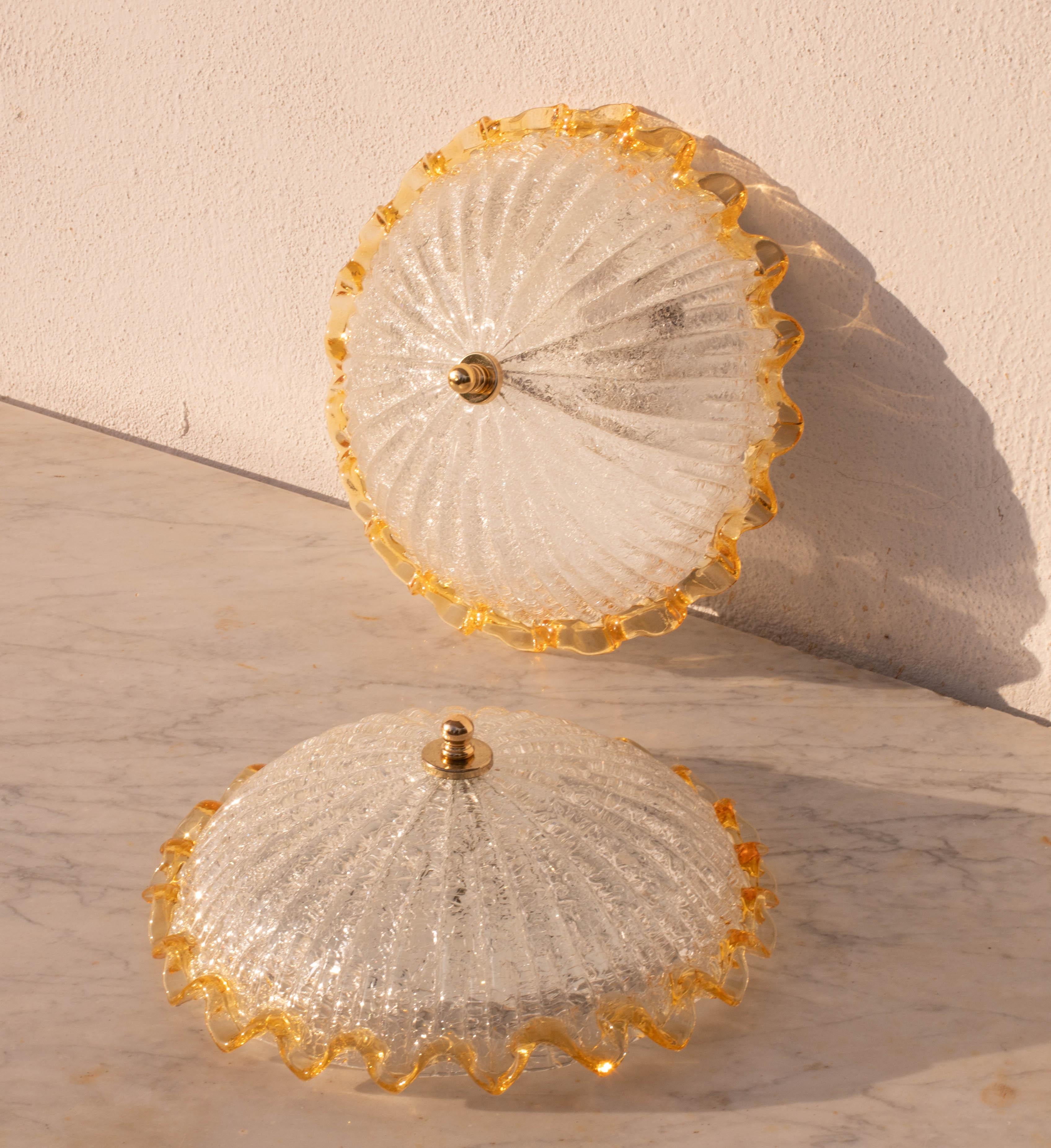 Juego de 2 encantadores plafones italianos de cristal de Murano amarillo, Murano, 1970 en venta 5
