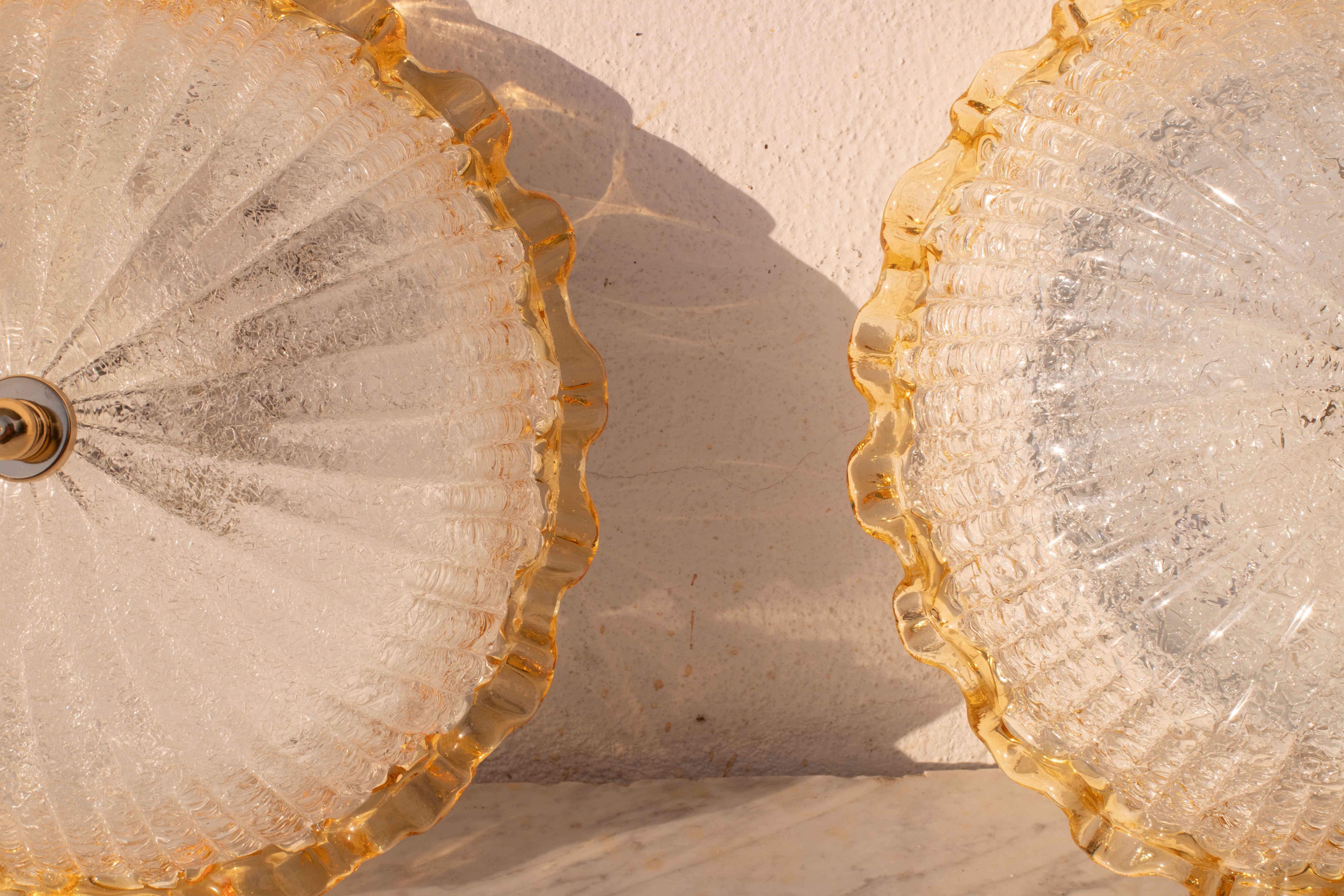 Juego de 2 encantadores plafones italianos de cristal de Murano amarillo, Murano, 1970 Cristal de Murano en venta