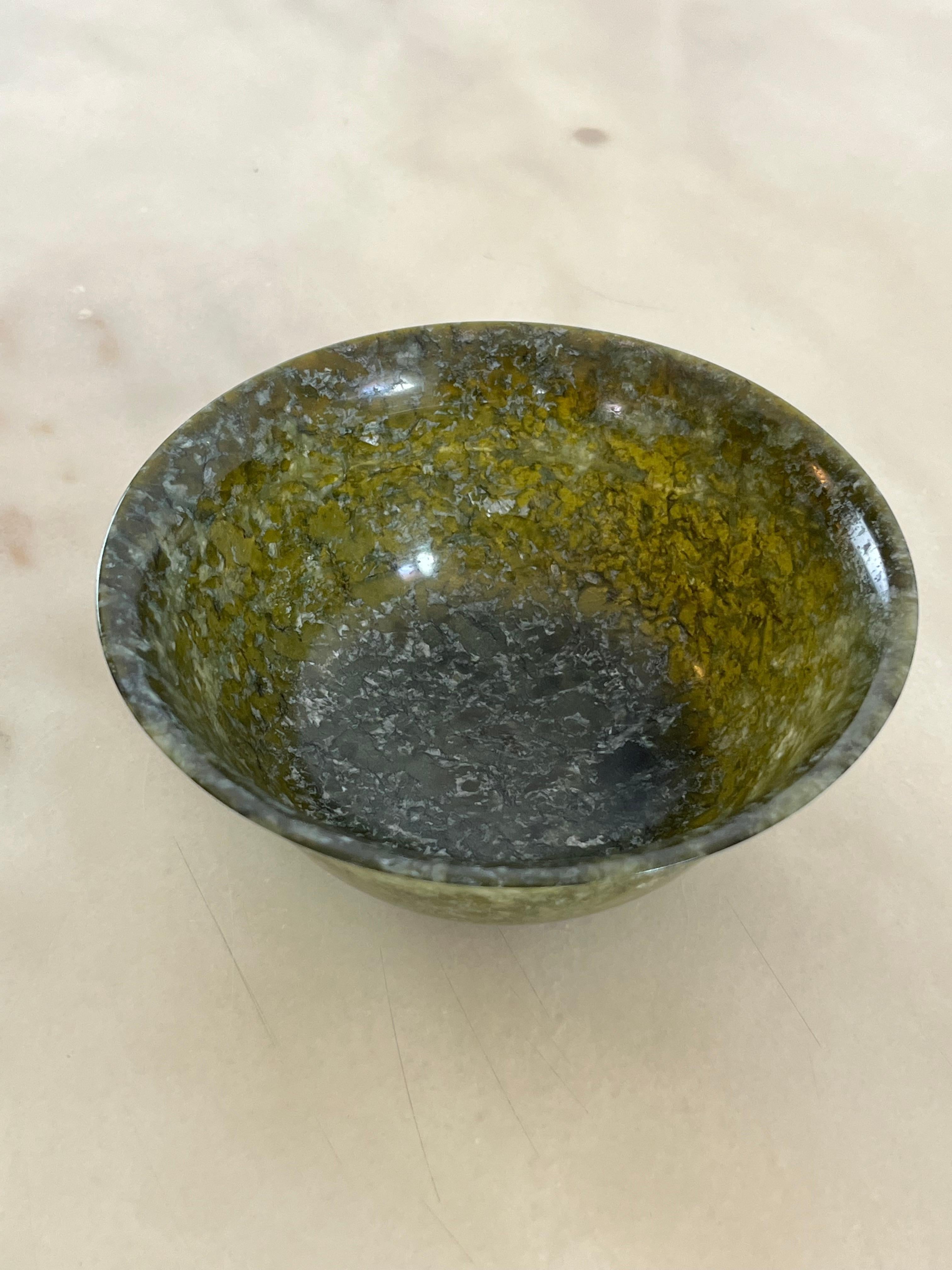 Set of 2 Chinese Jade Bowls, 1930s For Sale 6