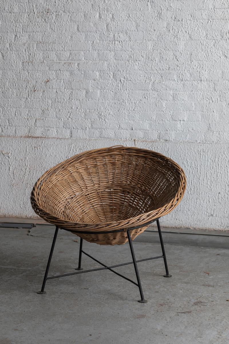 Set of 2 circular rattan basket lounge chairs, France, 1960s 9