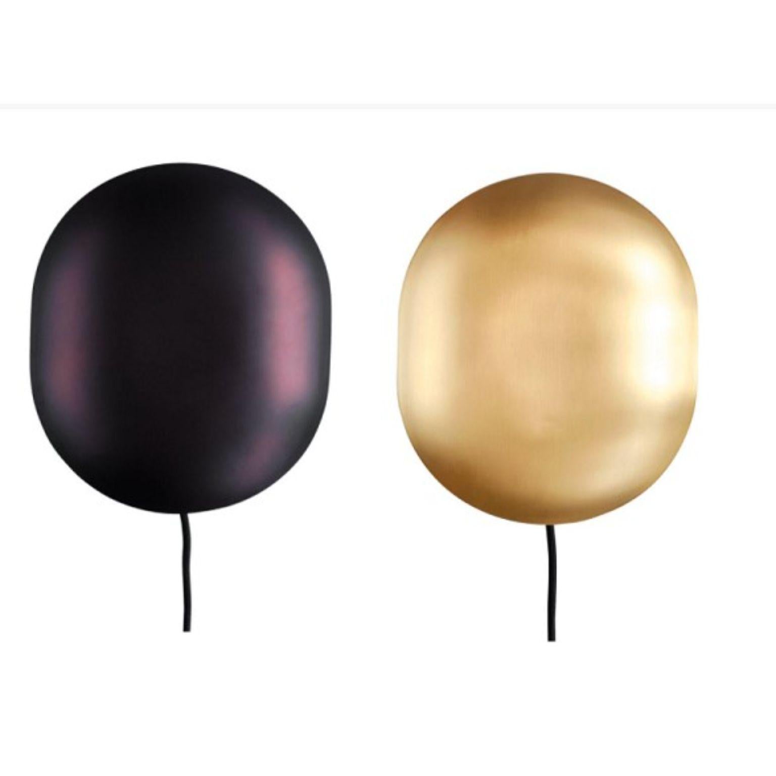 Set di 2 lampade da parete a forma di vongola di 101 Copenhagen.
Creato da Kristian Sofus Hansen & Tommy Hyldahl
Dimensioni: L 14 x W 22 x H 26 cm
Lunghezza del cavo: 170 cm
Questo prodotto non è cablato per gli Stati Uniti
Materiali: metallo: