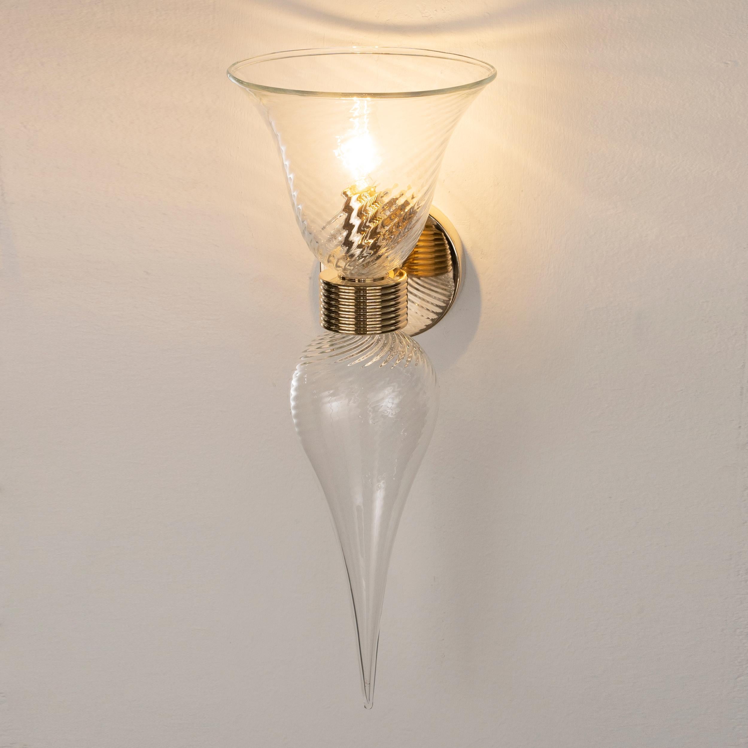 Set di 2 lampade da parete in vetro di Murano trasparente con cornice dorata Made in Italy, in stock In condizioni ottime in vendita a Venezia, IT