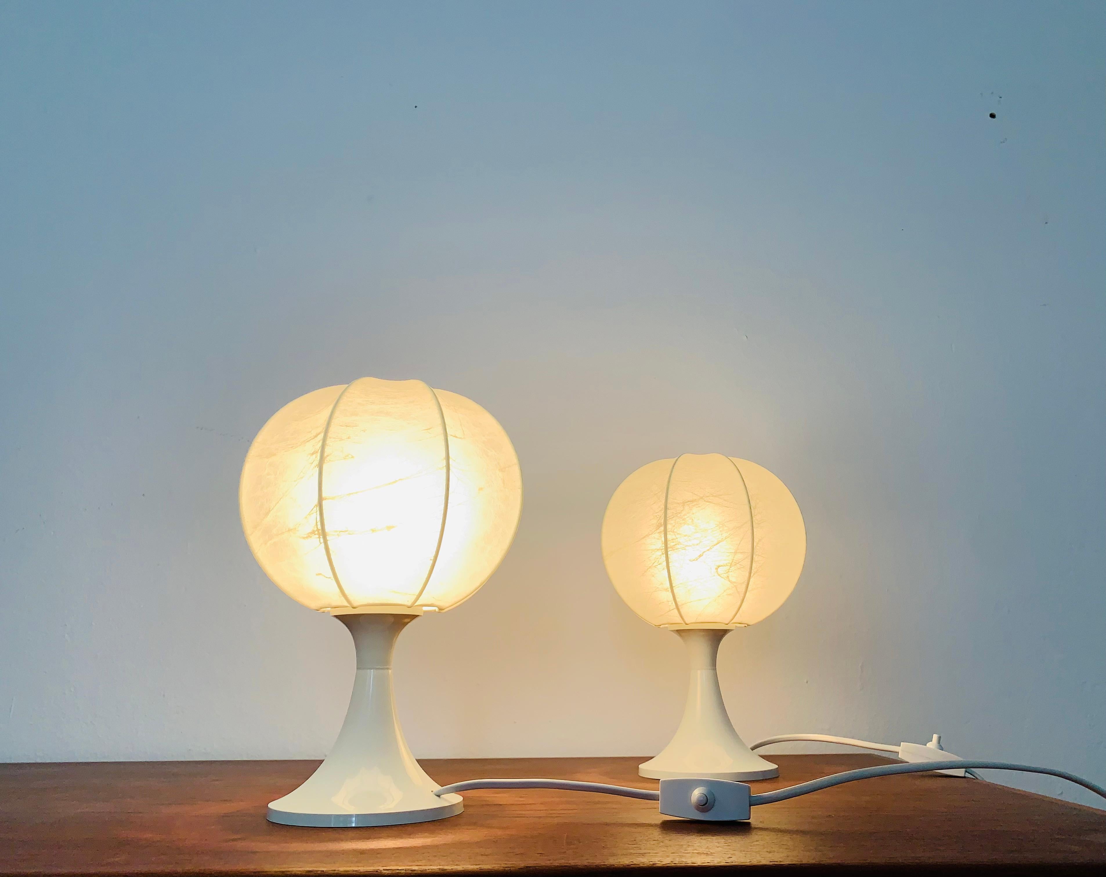 Ensemble de 2 lampes de table cocon en vente 2