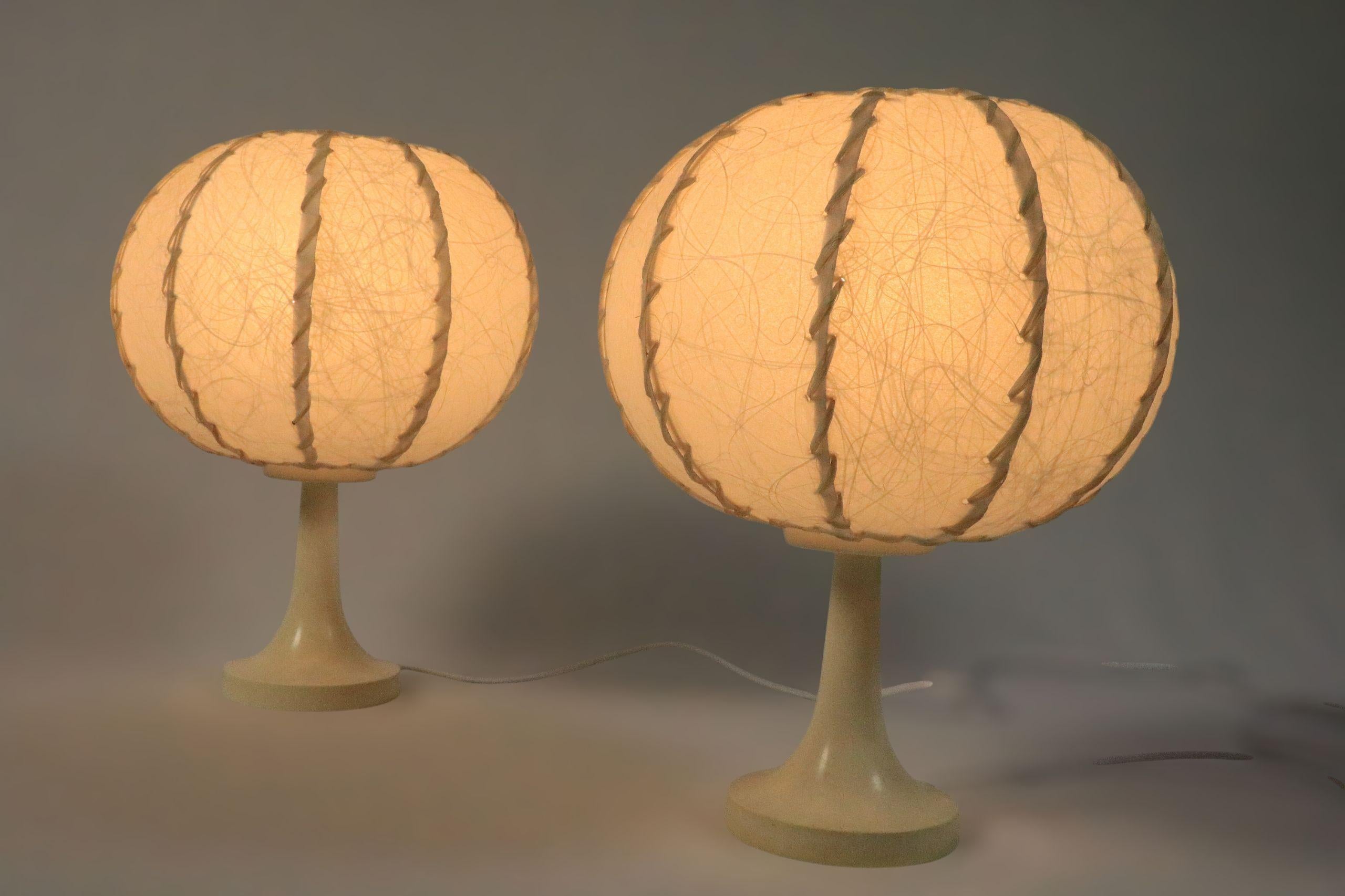Resin Set of 2 Cocoon Table Lamps, Tulip Base, Mid-Century, Germany For Sale