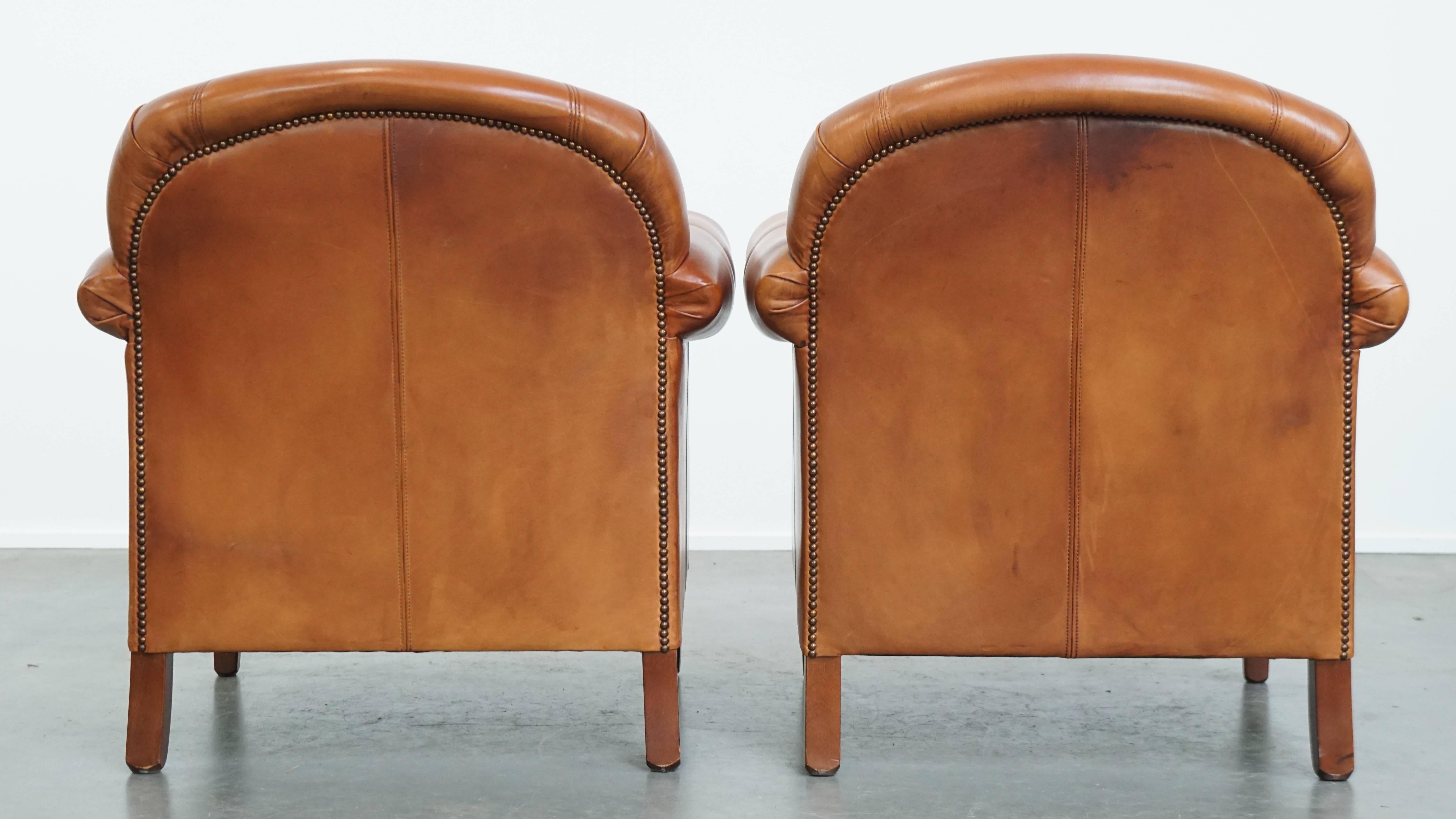 Romano classico Set di 2 poltrone in pelle di vacchetta color cognac in vendita