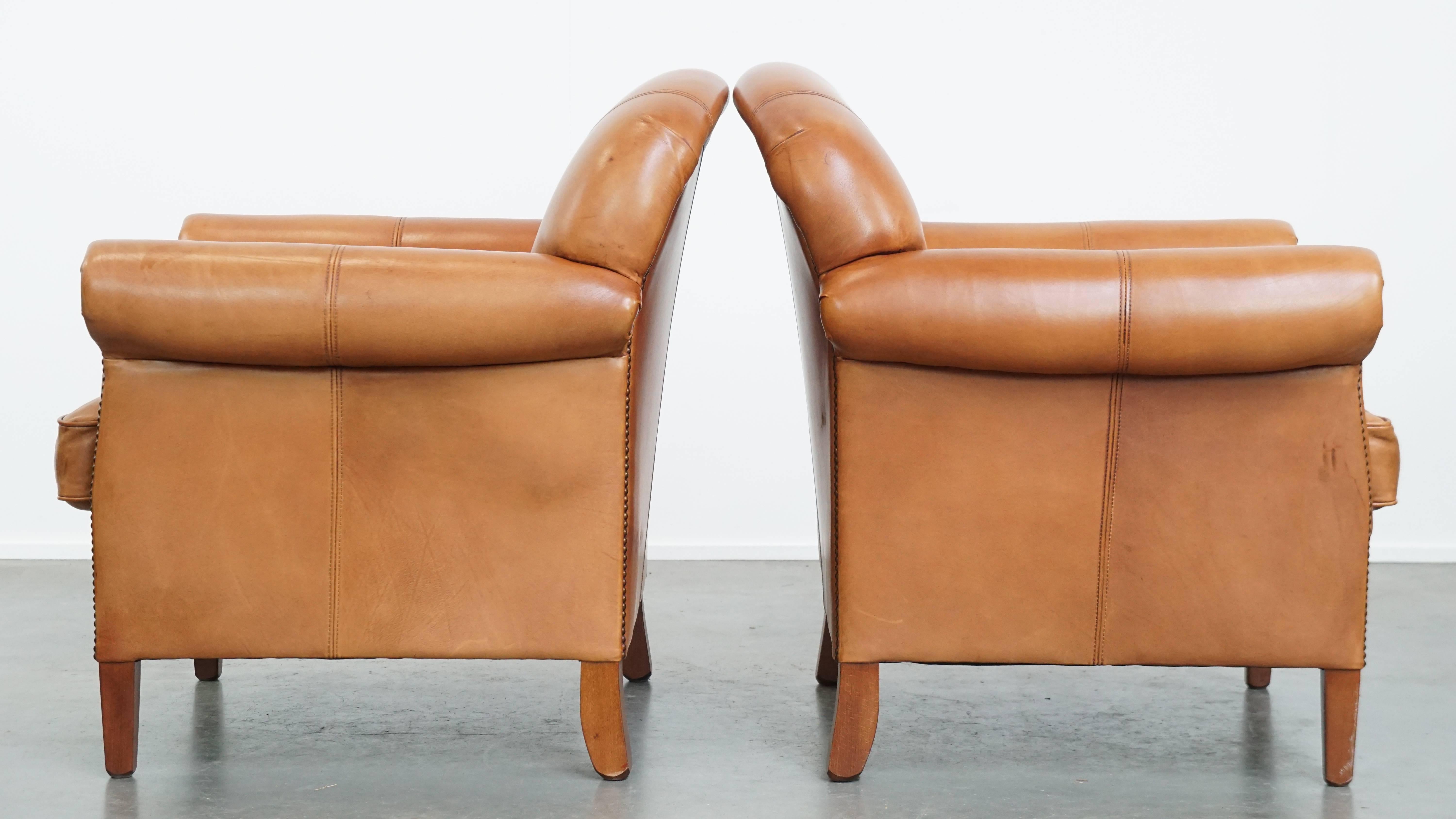 Fatto a mano Set di 2 poltrone in pelle di vacchetta color cognac in vendita