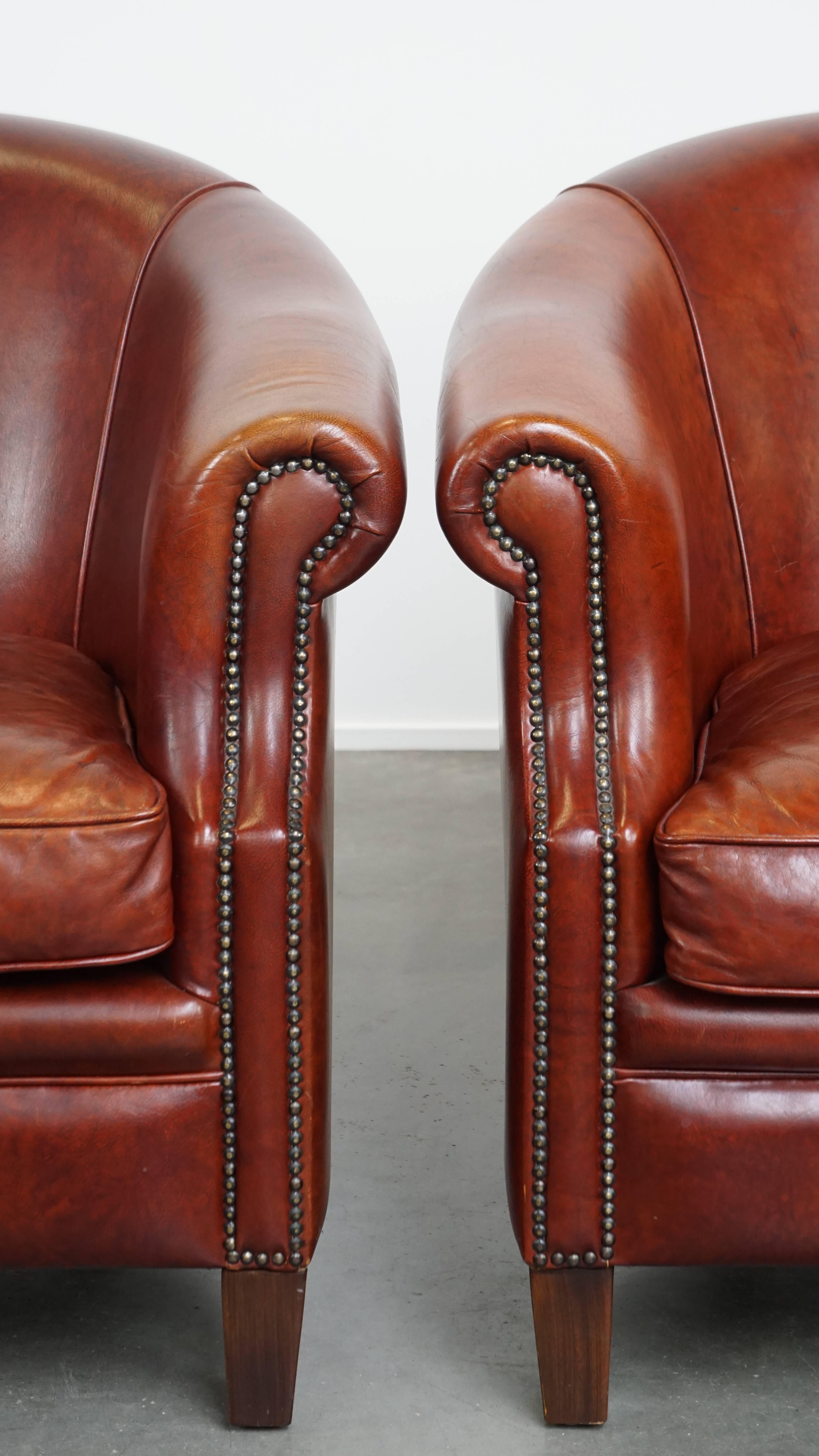 Ensemble de 2 fauteuils club en cuir de vachette de couleur cognac avec ottoman assorti en vente 4