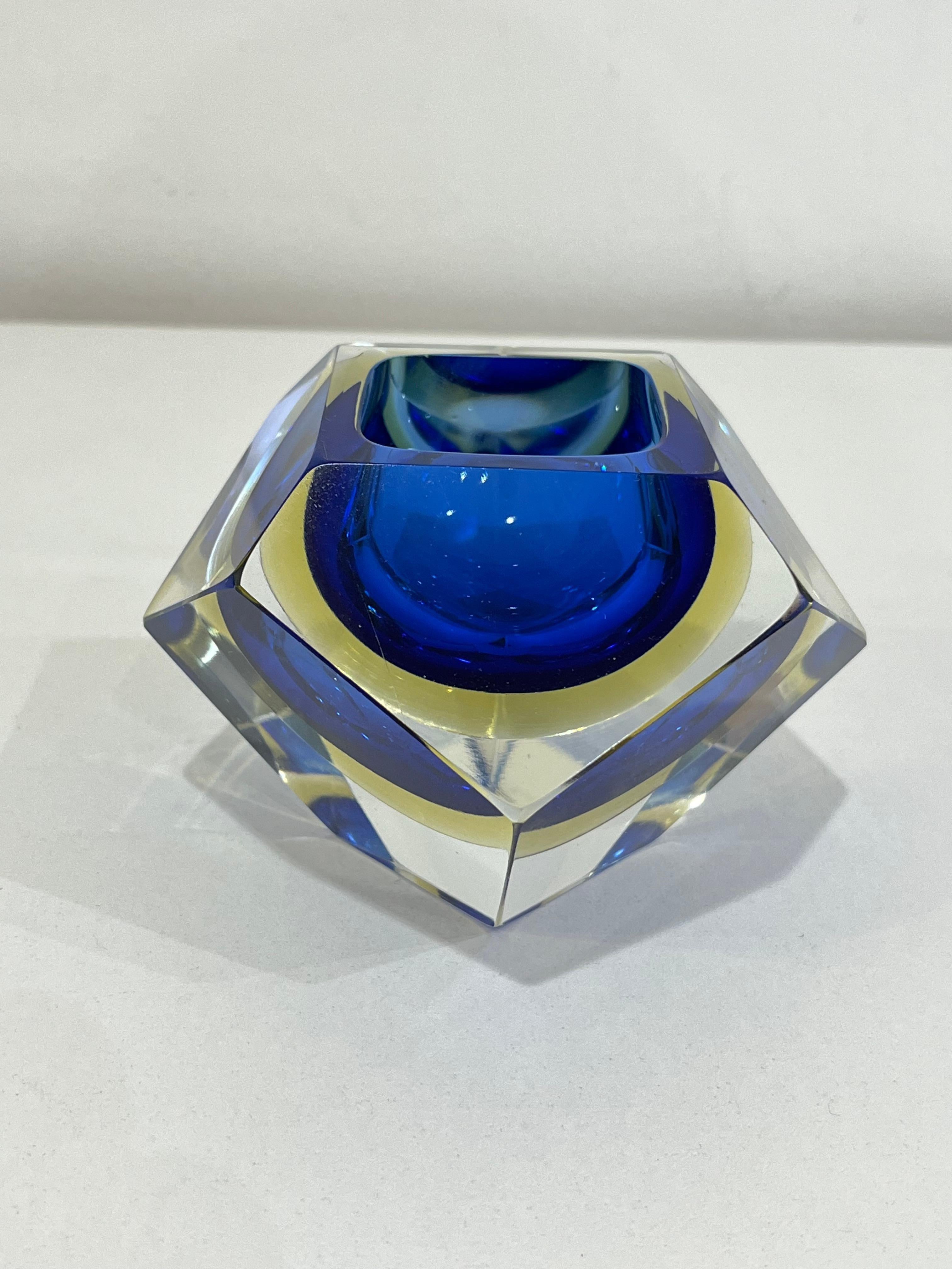 Mid-20th Century Set of 2 Colorful Murano Glass Ashtrays Mid-Century Italian Design 1960s For Sale