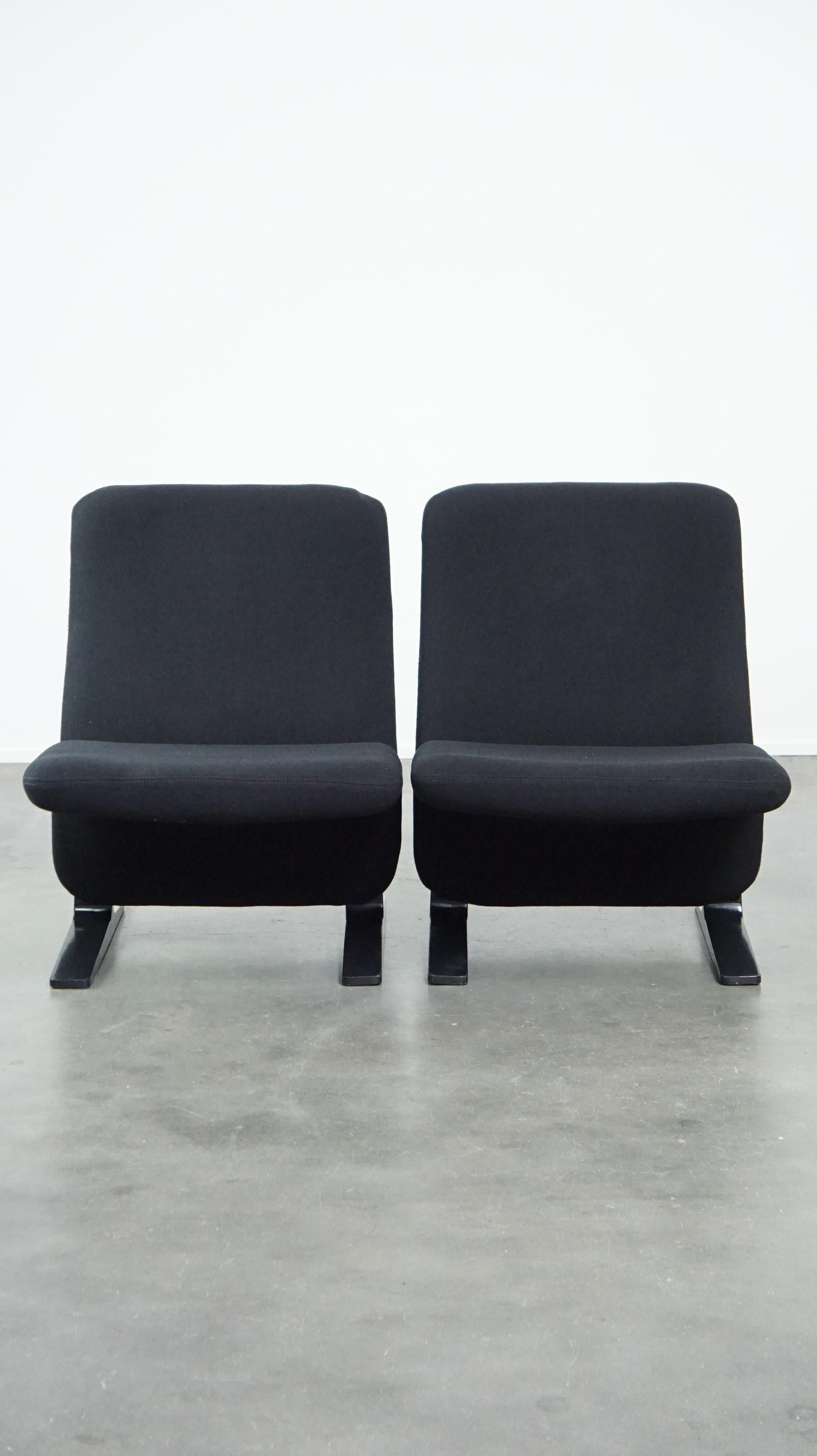 Perfetto per chi cerca un design senza tempo unito al comfort! Queste poltrone sono un'aggiunta fantastica alla casa e all'ufficio e si adattano perfettamente sia agli ambienti moderni che a quelli classici. A causa dell'uso responsabile, presentano