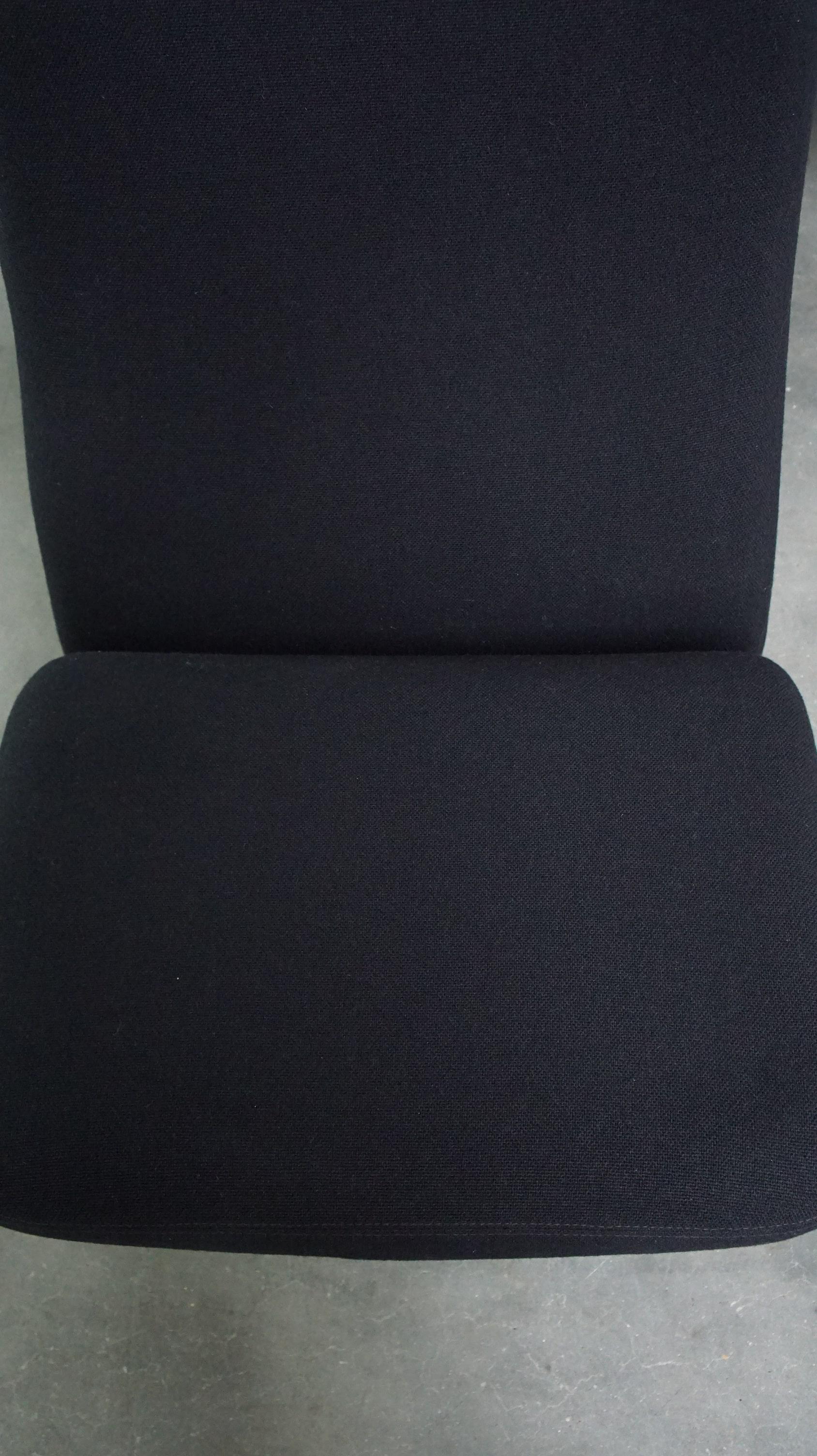Tessuto Set di 2 comode poltrone nere dal design vintage in vendita