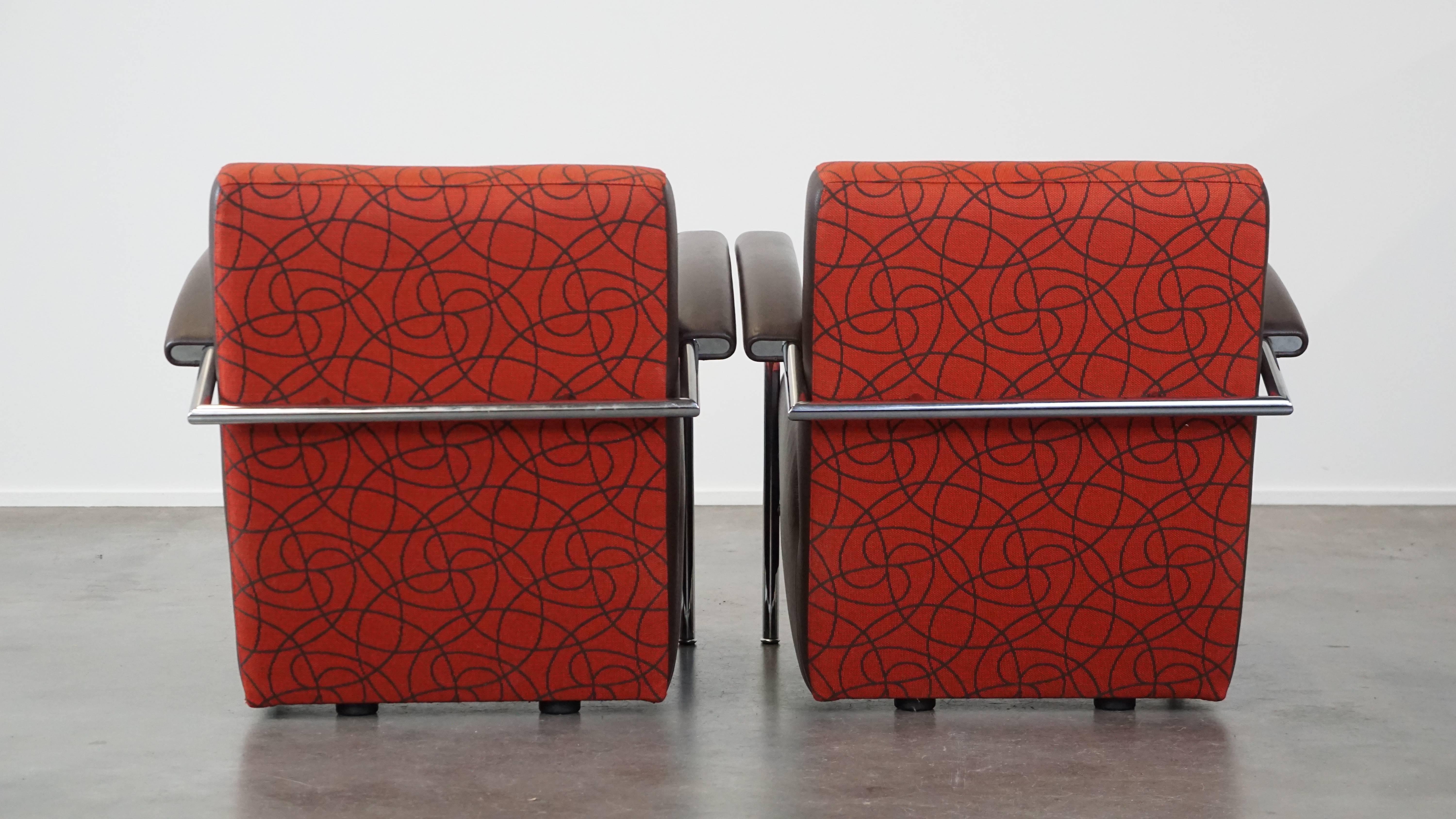 Olandese Set di 2 comode poltrone di design Leolux modello Scylla con cuscino aggiuntivo in vendita