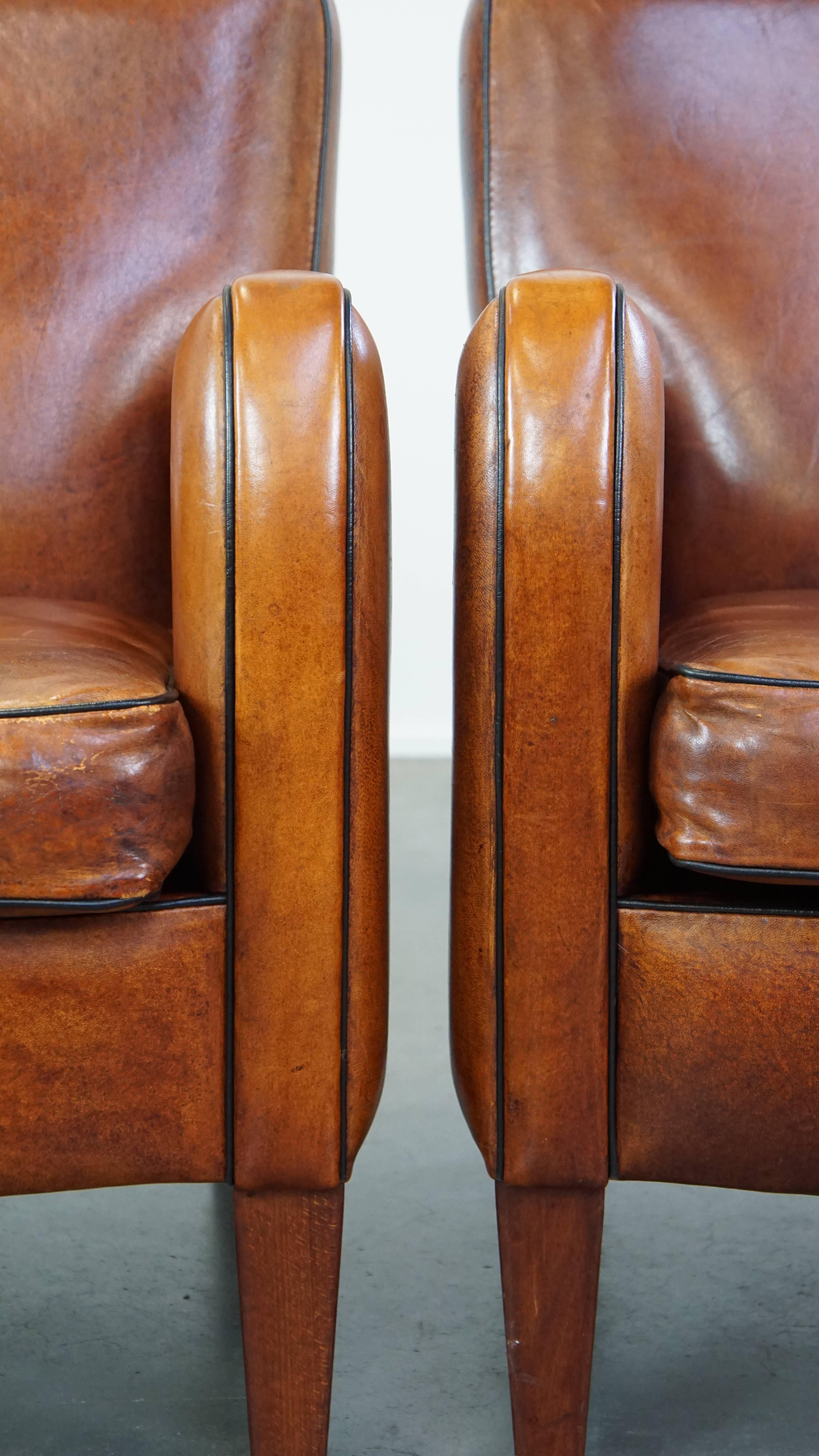 Set di 2 comode ed eleganti poltrone in pelle di pecora con splendide finiture in vendita 7