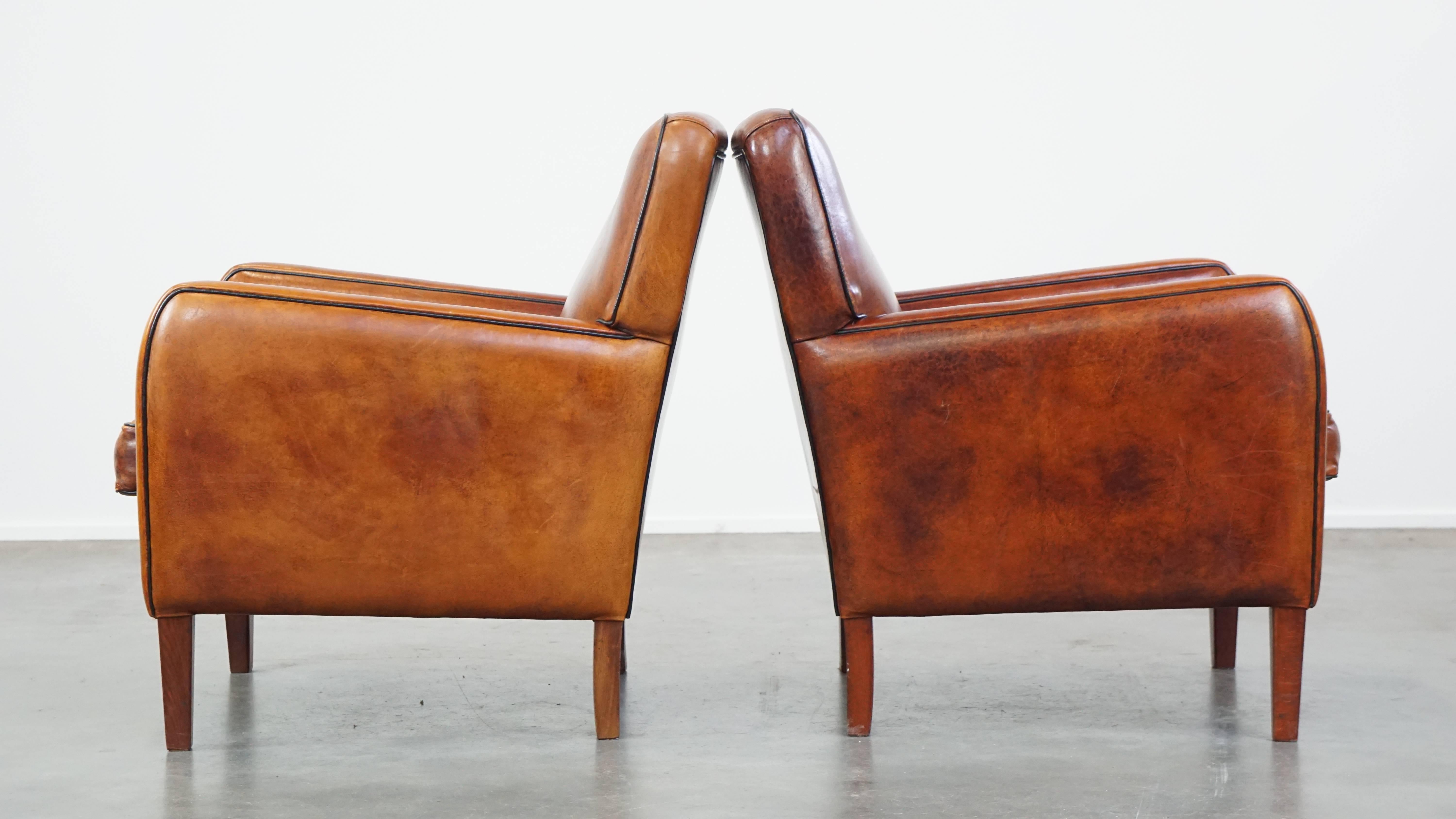 Set di 2 comode ed eleganti poltrone in pelle di pecora con splendide finiture In condizioni buone in vendita a Harderwijk, NL
