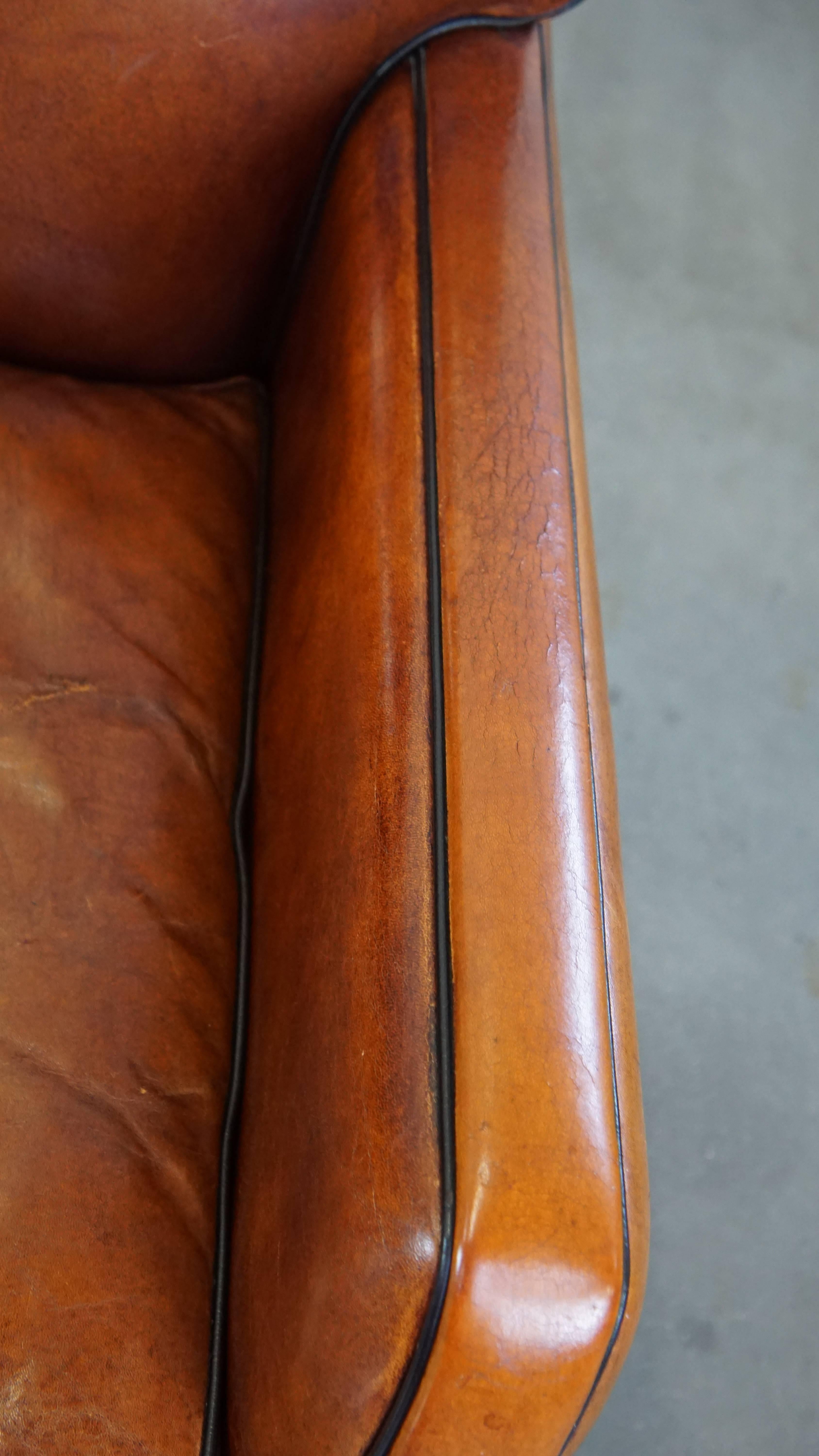 Set di 2 comode ed eleganti poltrone in pelle di pecora con splendide finiture in vendita 3