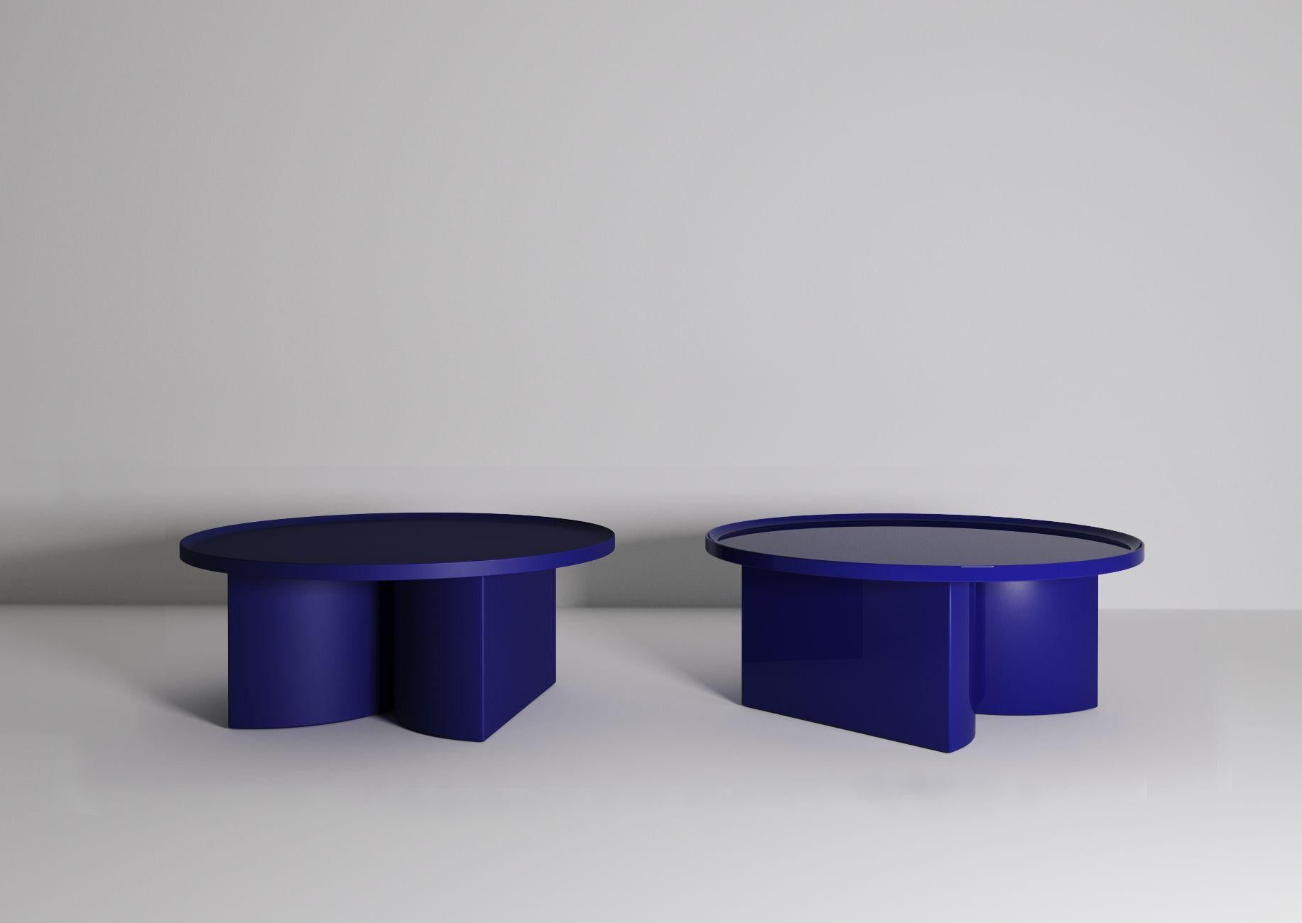Set of 2 Constantin table by Jirí Krejcirík
Dimensions: 87 x 87 x 42 cm
Material: Steel Alloys


The tables entitled Odyssey and Kalokagathos represent the dialogue between the aesthetics of ancient Greece and the aesthetics of Slovene