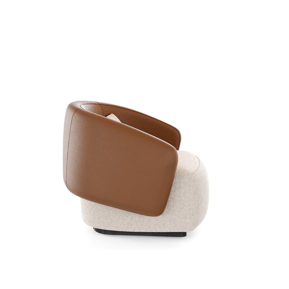 Portoghese Set di 2 poltrone contemporanee con design curvo, boucle bianco/crema in vendita