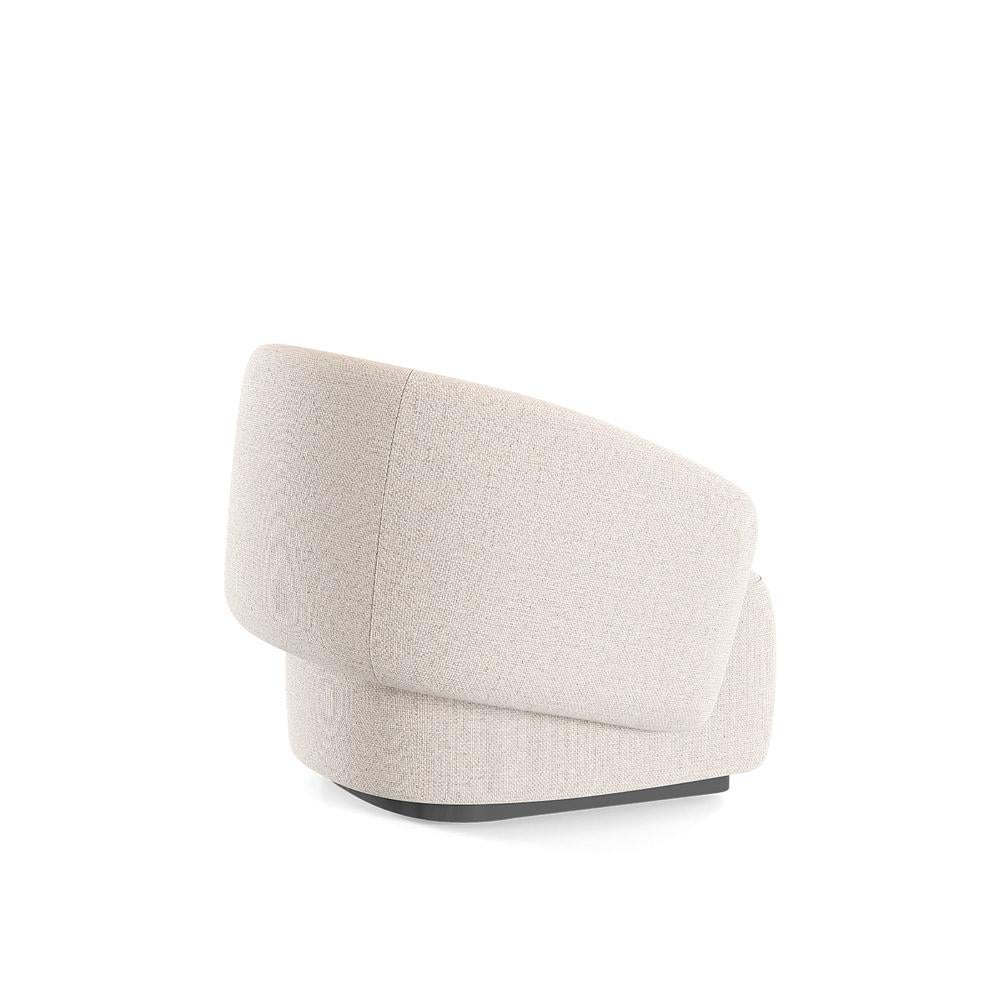 Fatto a mano Set di 2 poltrone contemporanee con design curvo, boucle bianco/crema in vendita